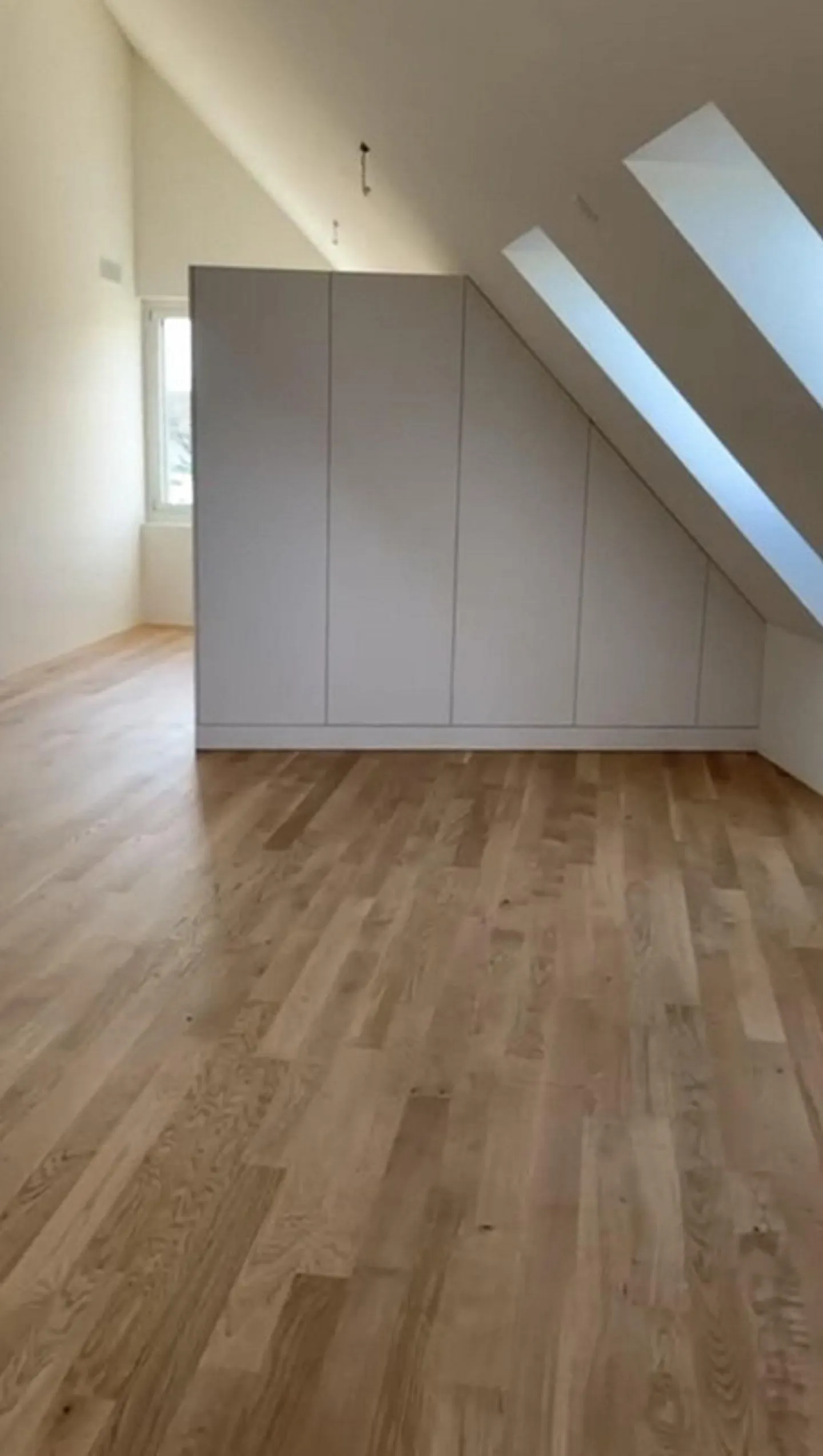 Appartement loft lumineux de 2 pièces avec balcon - Photo 3 sur 10