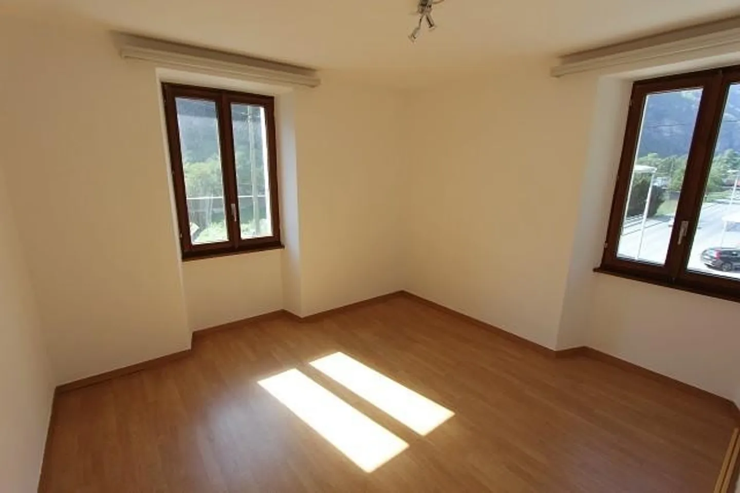Appartamento di 5 1/2 locali ultimo piano con giardino e pergola - Foto 6 di 15