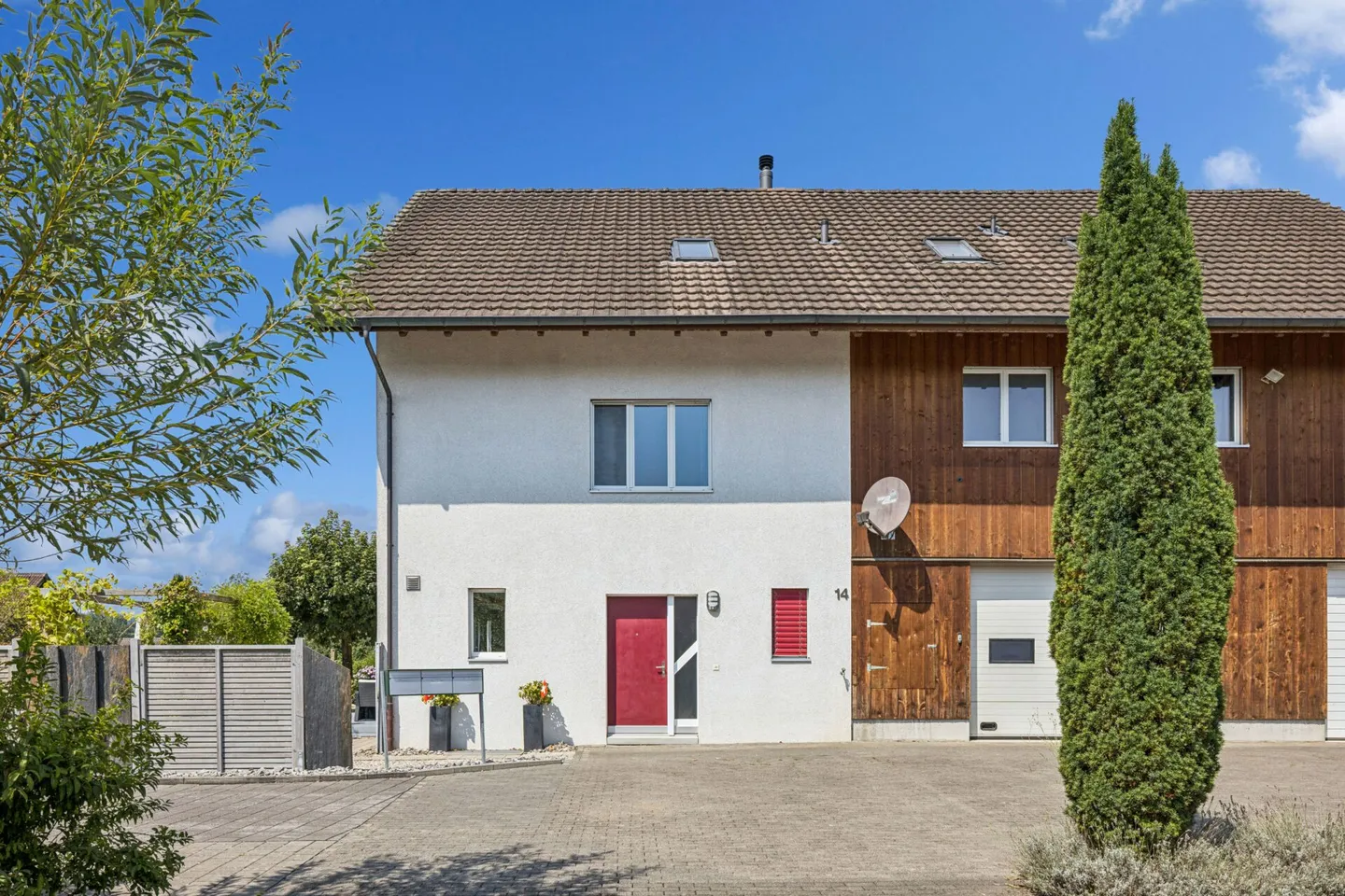 Charming 5.5-Room Semi-Detached House with Green Retreat - Photo 1 of 25