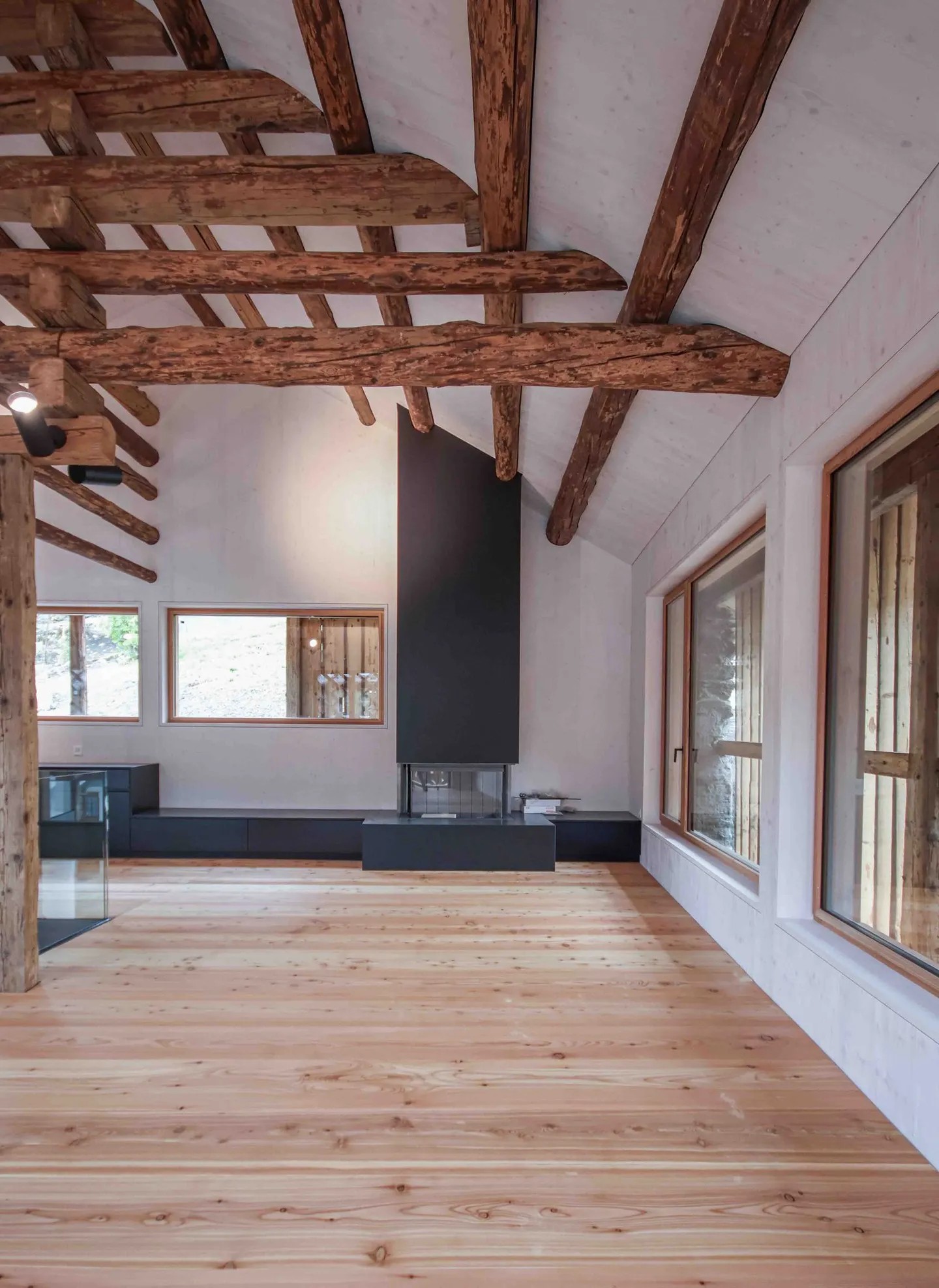 Historischer Stall in den Alpen - Foto 7 von 20