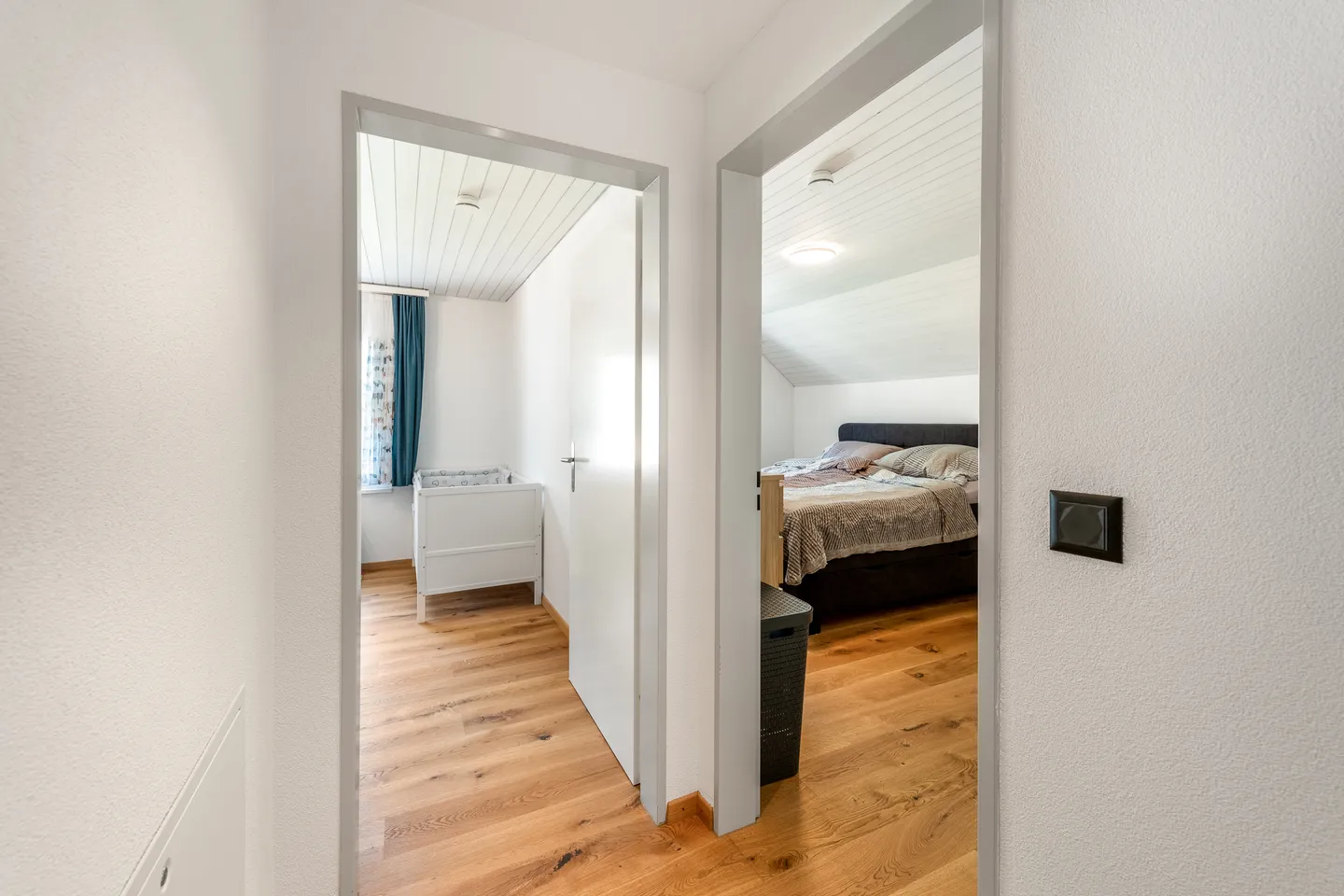 Moderno attico di 4,5 stanze con grande terrazza - Foto 8 di 11