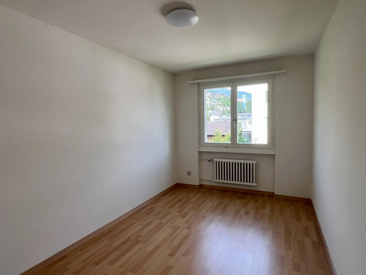 Appartement 5.5 pièces partiellement rénové à Ennetbürgen - Photo 5 sur 9