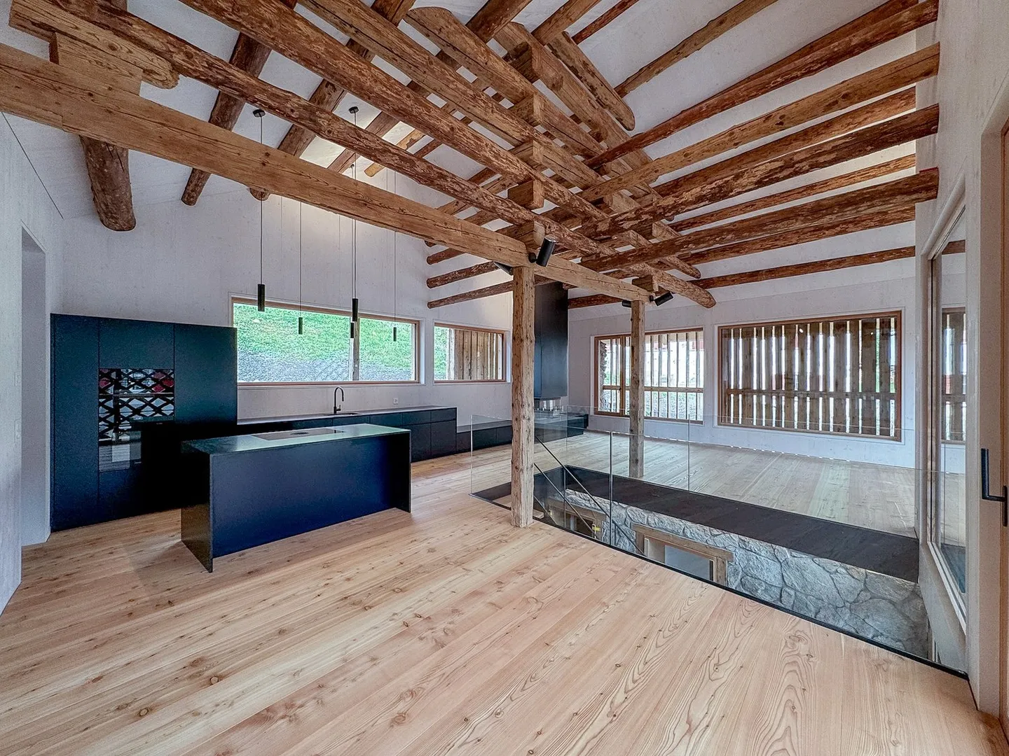 Historischer Stall in den Alpen - Foto 10 von 20