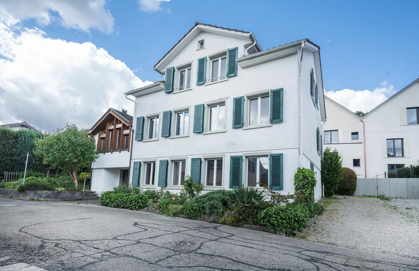 Affascinante casa unifamiliare di 8½ stanze con potenziale versatile - Foto 1 di 20