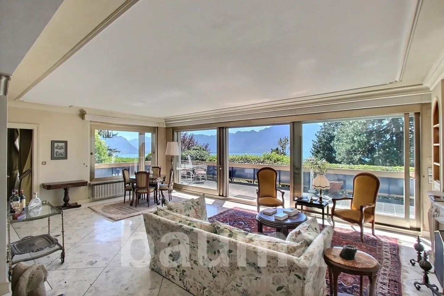 Villa mit einem Lebensniveau mit Aussicht und Pool - Foto 5 di 13