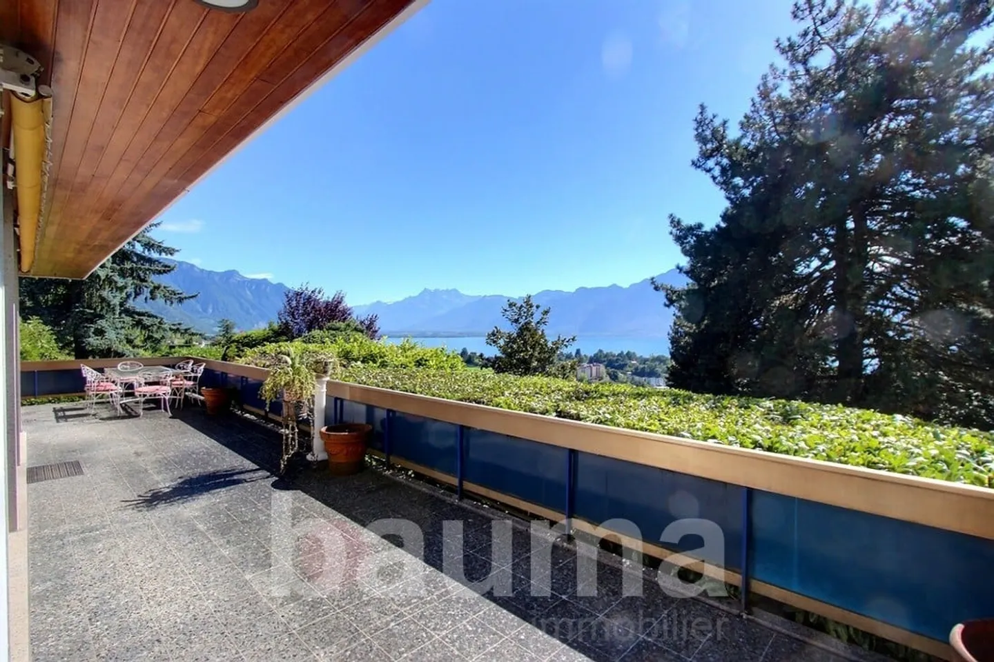 Villa mit einem Lebensniveau mit Aussicht und Pool - Foto 7 di 13