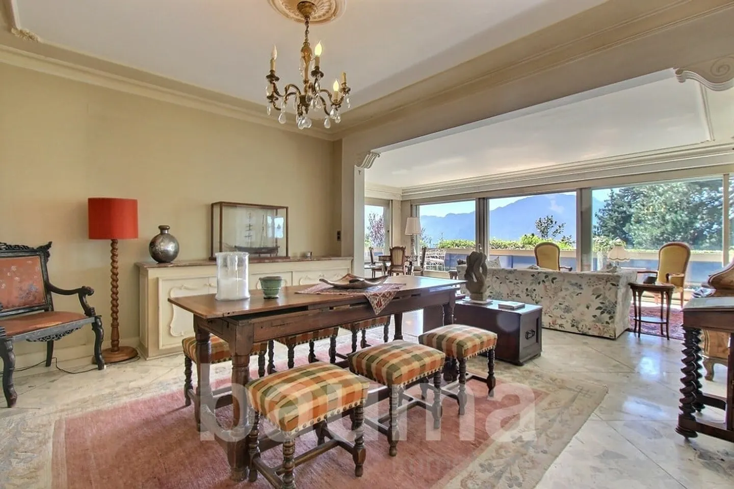 Villa mit einem Lebensniveau mit Aussicht und Pool - Foto 10 di 13