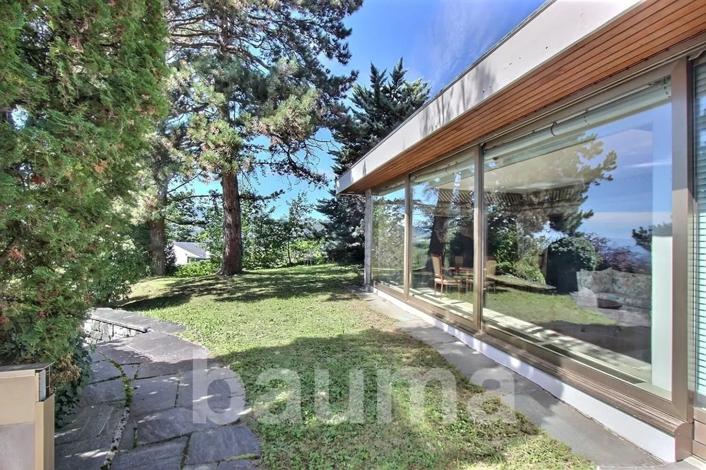 Villa mit einem Lebensniveau mit Aussicht und Pool - Foto 12 di 13
