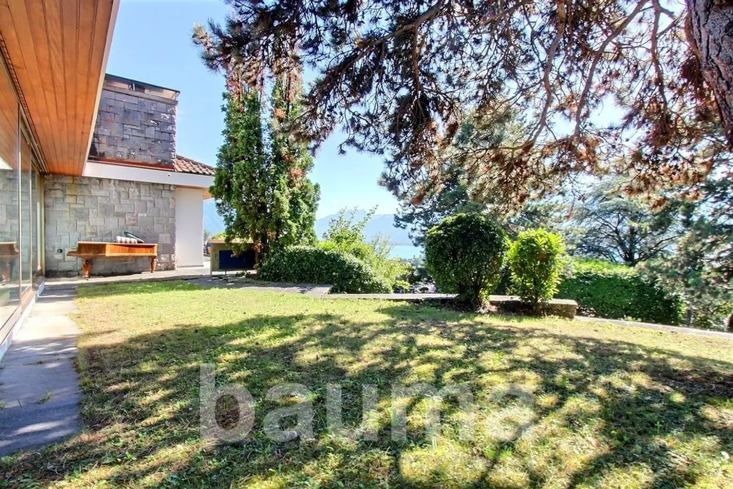 Villa mit einem Lebensniveau mit Aussicht und Pool - Foto 13 di 13
