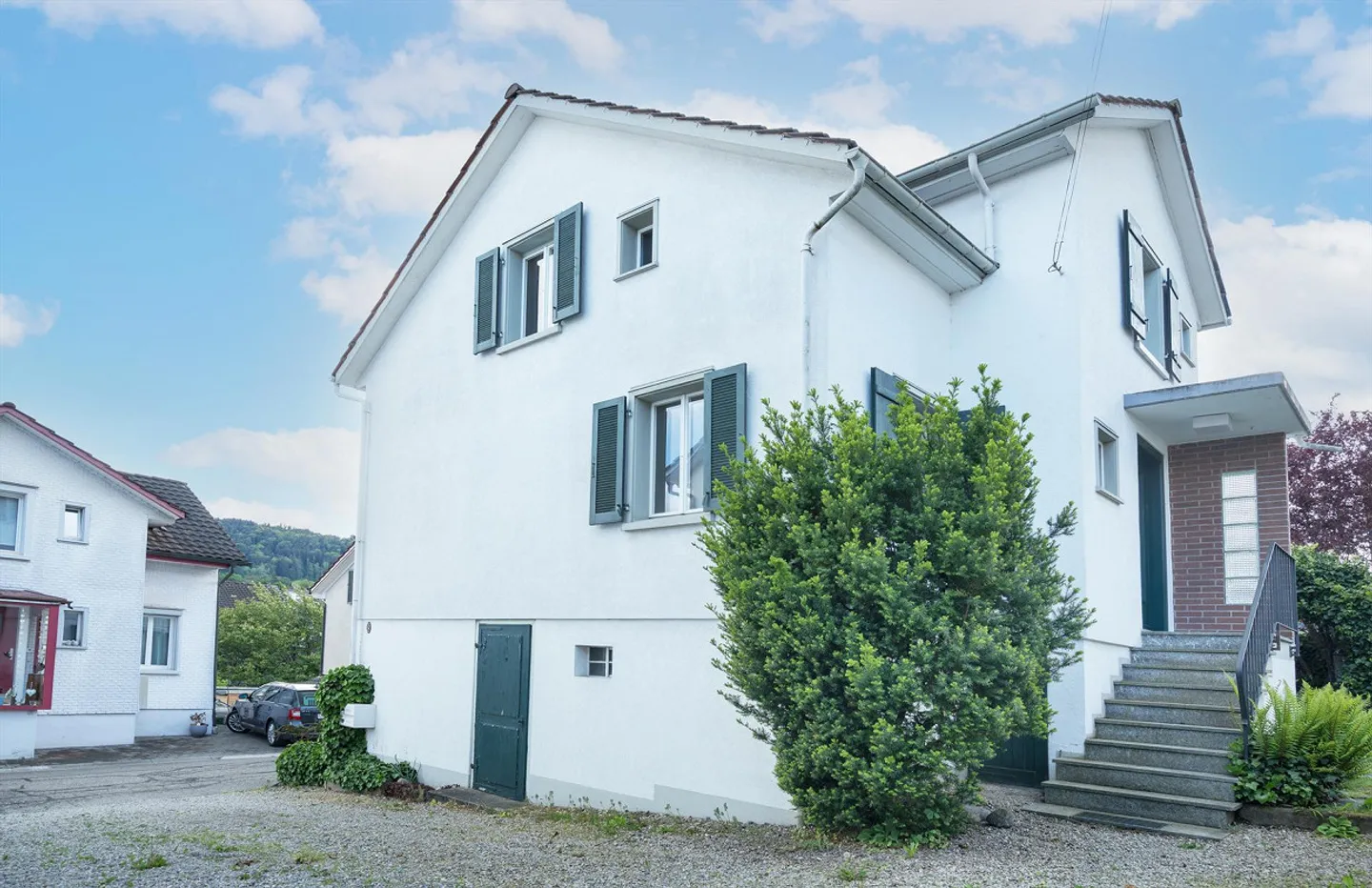 Affascinante casa unifamiliare di 8½ stanze con potenziale versatile - Foto 2 di 20
