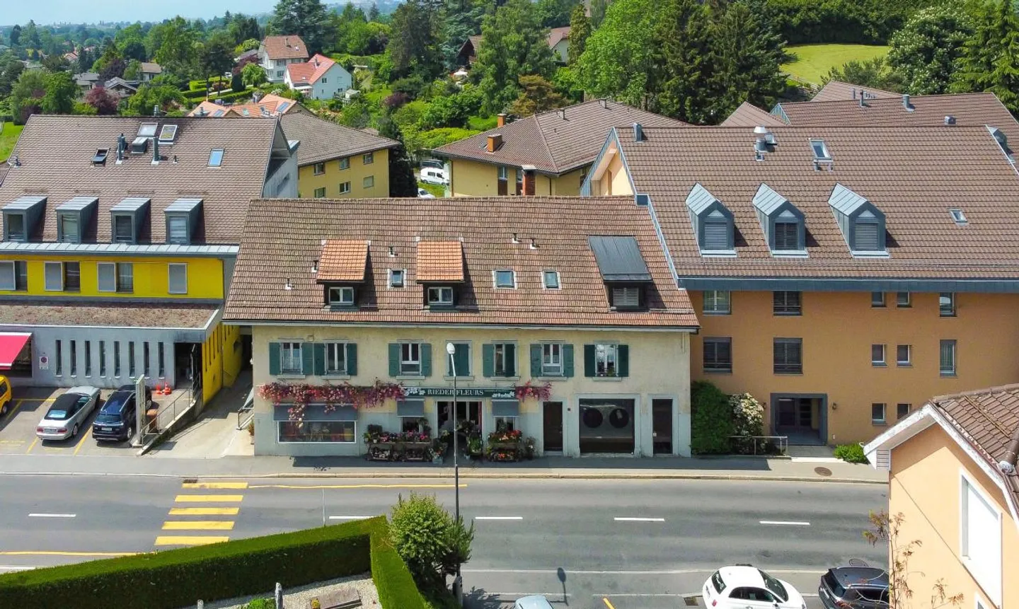 OPPORTUNITÉ D'INVESTISSEURS - Très bel immeuble de rendement à Blonay - Photo 2 sur 13