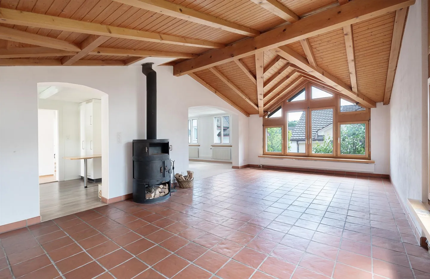 Affascinante casa unifamiliare di 8½ stanze con potenziale versatile - Foto 5 di 20