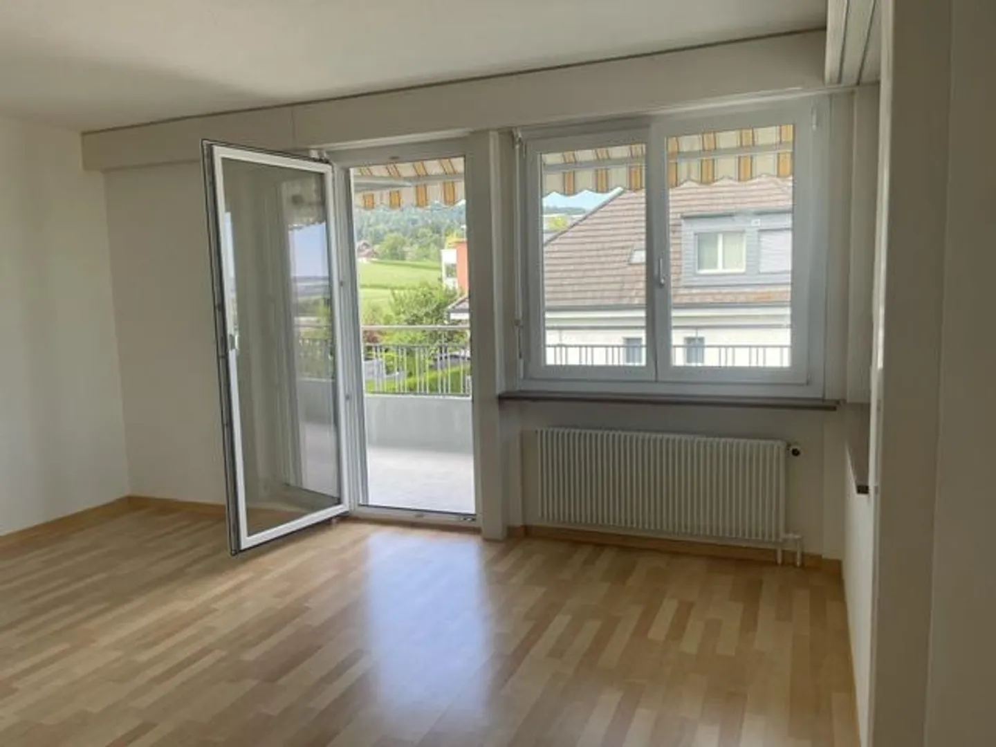 4.5 Room Apartment in Rotkreuz - ATTENTION! LIMITED UNTIL 30th SEPT 2027 - Photo 1 of 9
