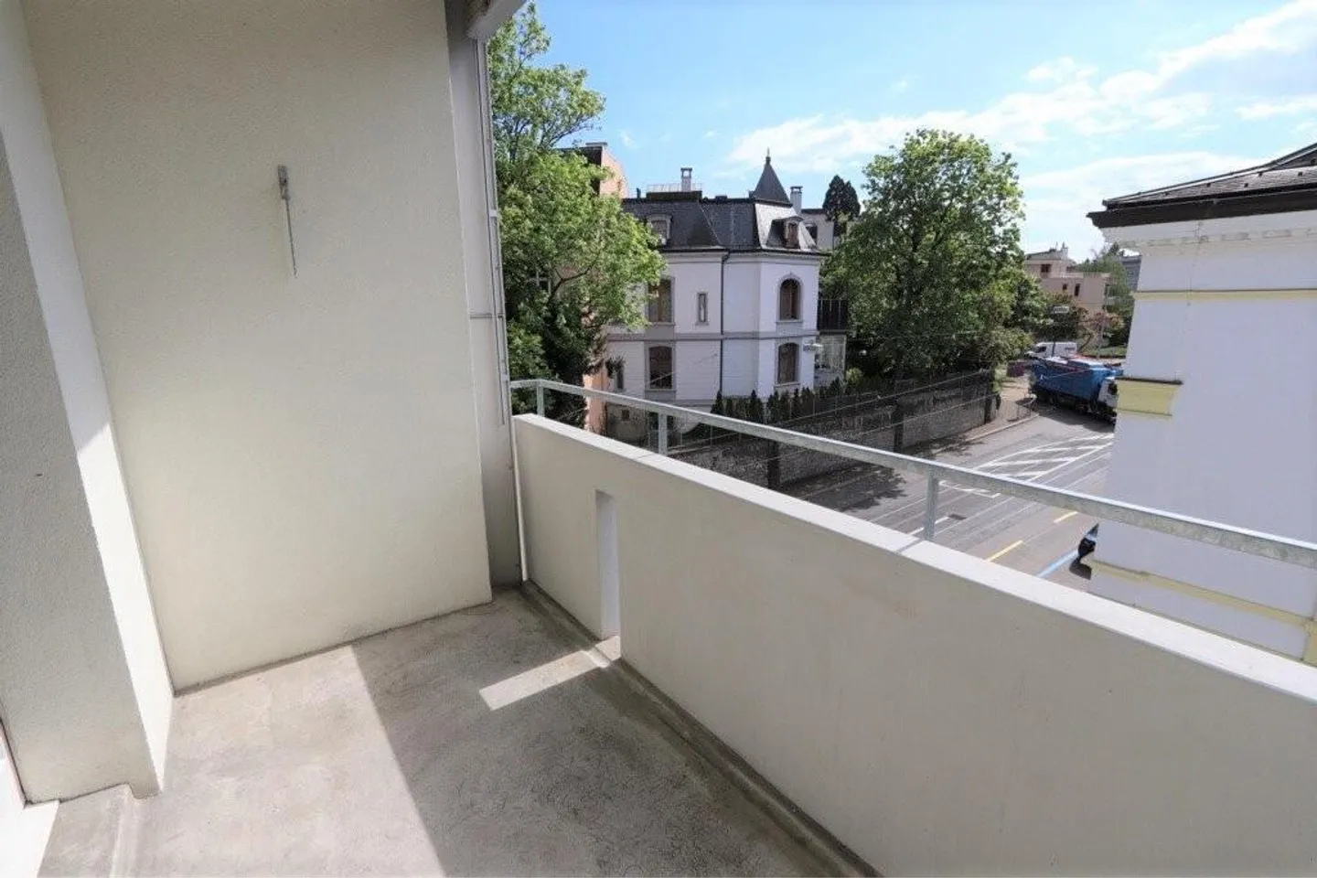 Would you like to live closer to the city? - Photo 10 of 11