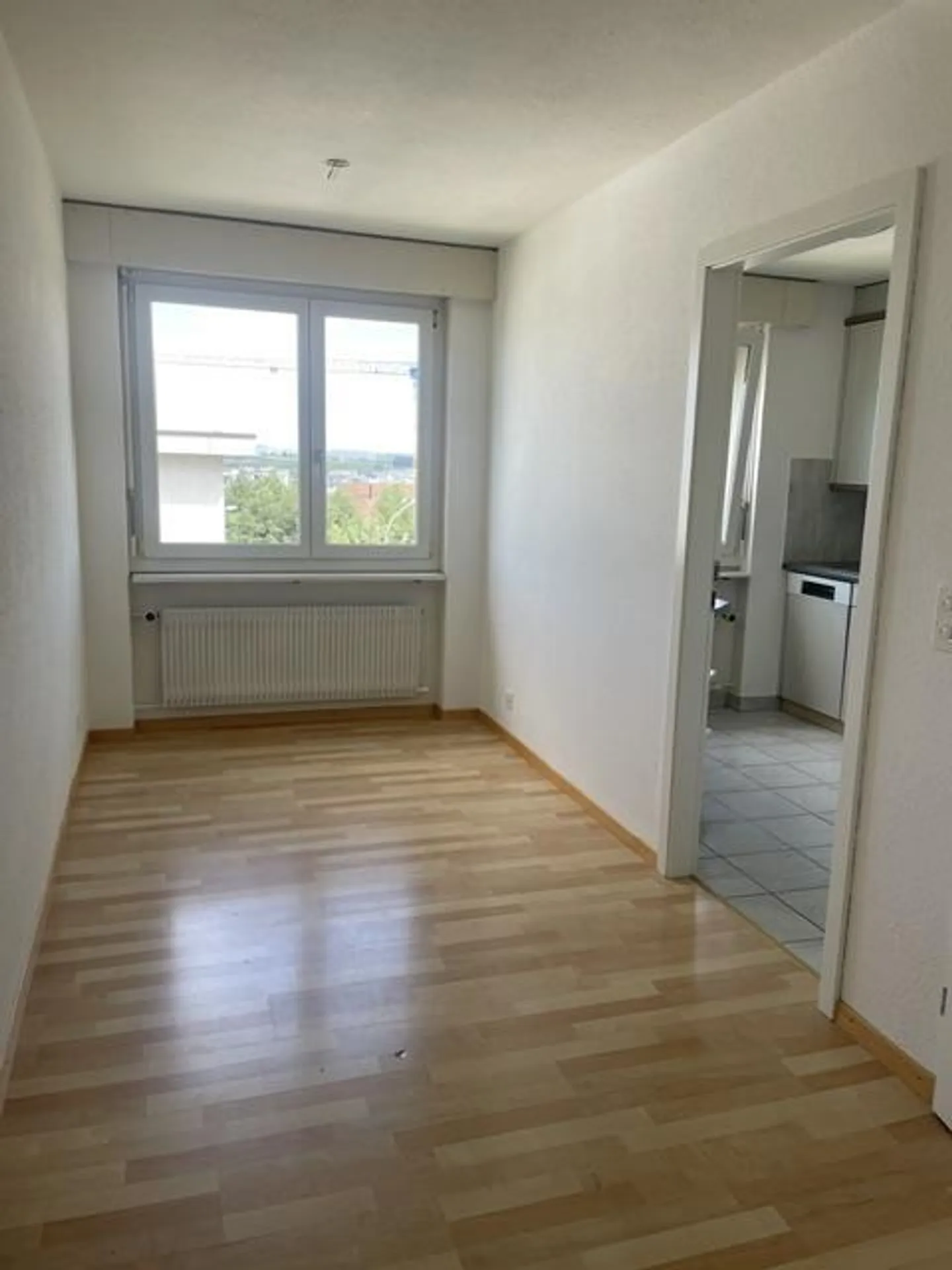 4.5 Room Apartment in Rotkreuz - ATTENTION! LIMITED UNTIL 30th SEPT 2027 - Photo 3 of 9
