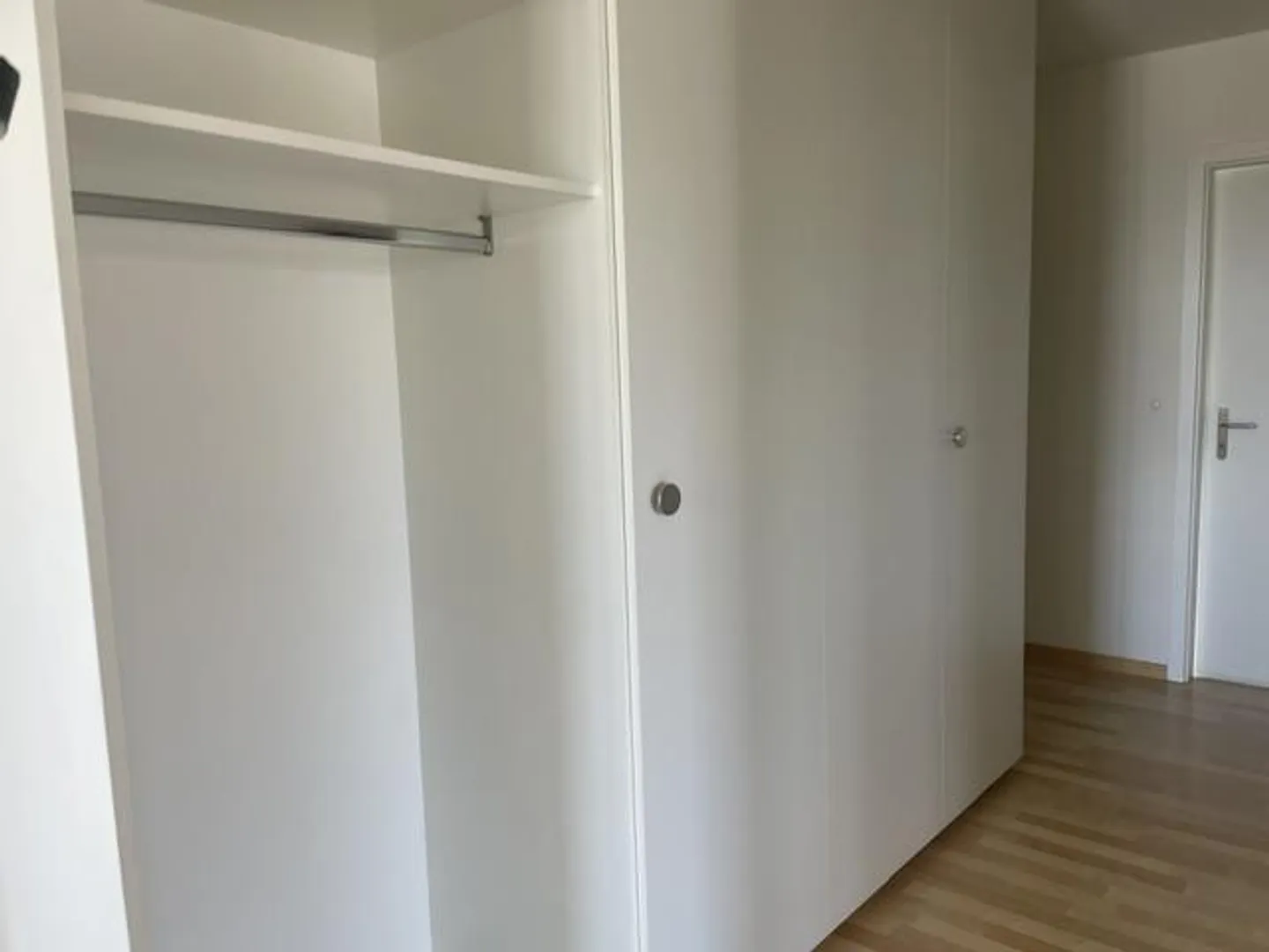 4.5 Room Apartment in Rotkreuz - ATTENTION! LIMITED UNTIL 30th SEPT 2027 - Photo 5 of 9