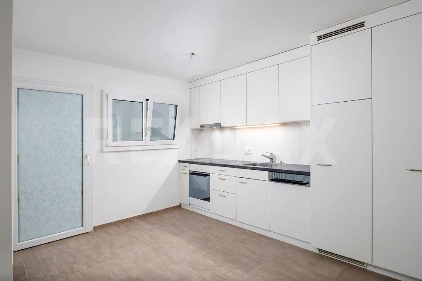 Investing in Prime Location: Multi-Family House in Turgi - Photo 8 of 13