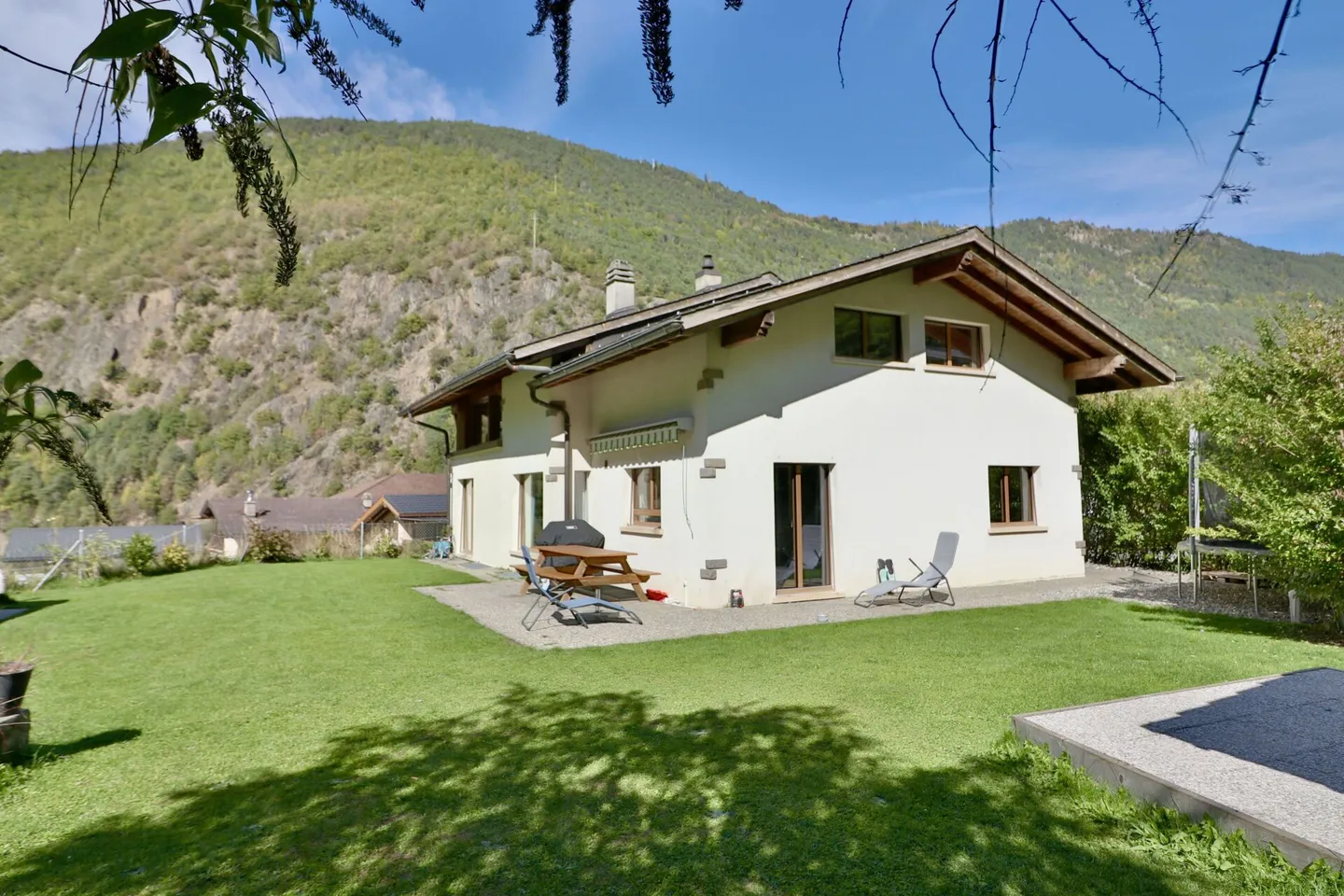 «Les Valettes - Bellissima casa indipendente ristrutturata di 7,5 locali con giardino, in zona tranquilla, a 5 minuti da Martigny.» - Foto 19 di 21