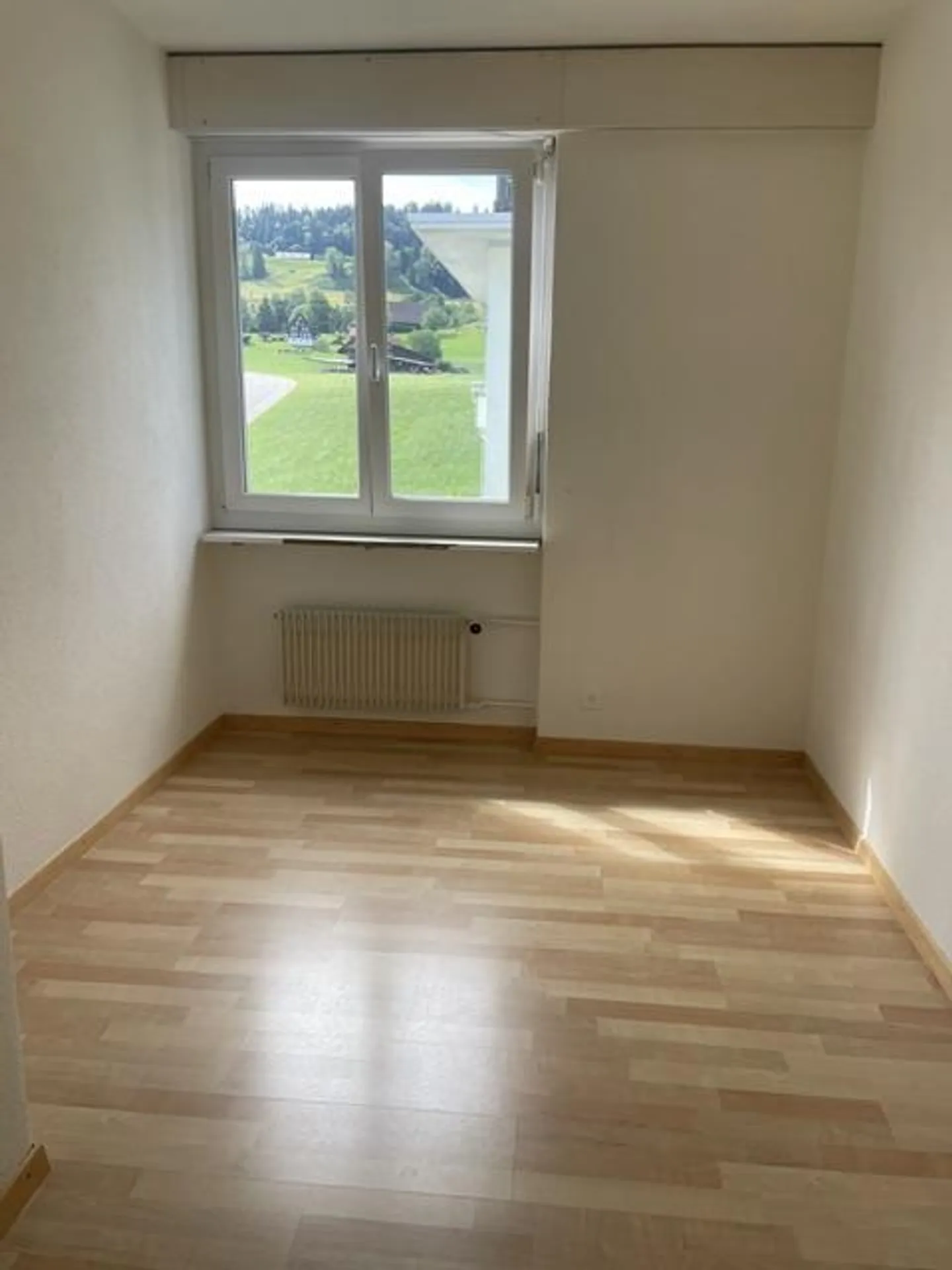 4.5 Room Apartment in Rotkreuz - ATTENTION! LIMITED UNTIL 30th SEPT 2027 - Photo 8 of 9