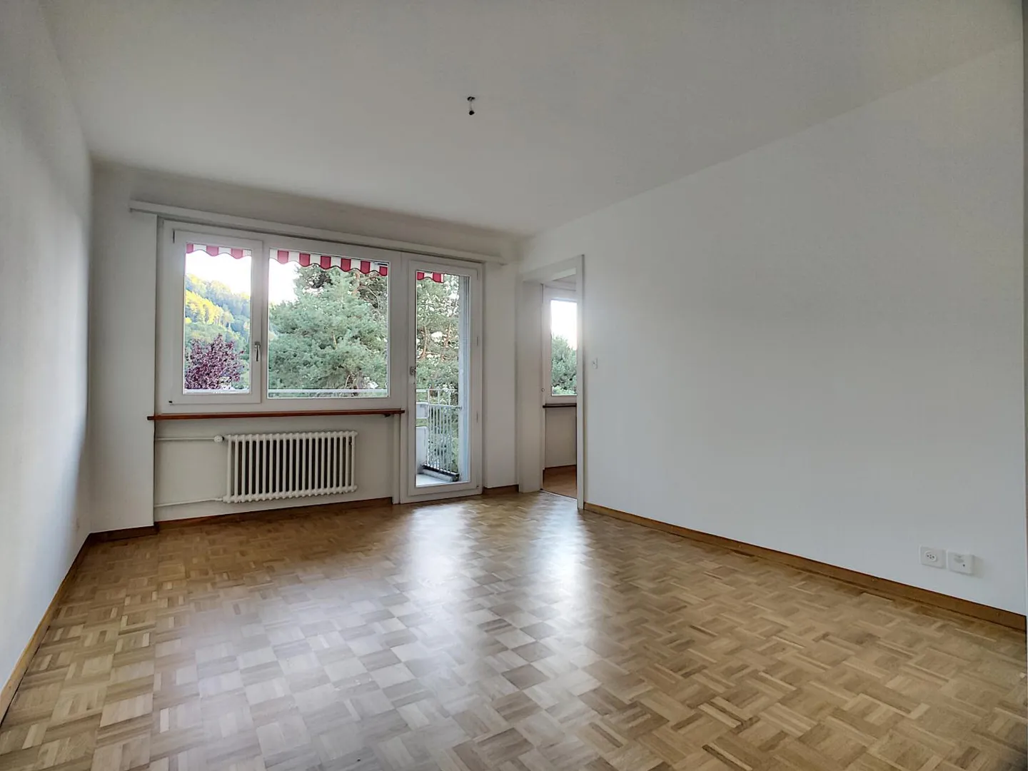 Charmant appartement 4 pièces - Photo 4 sur 6