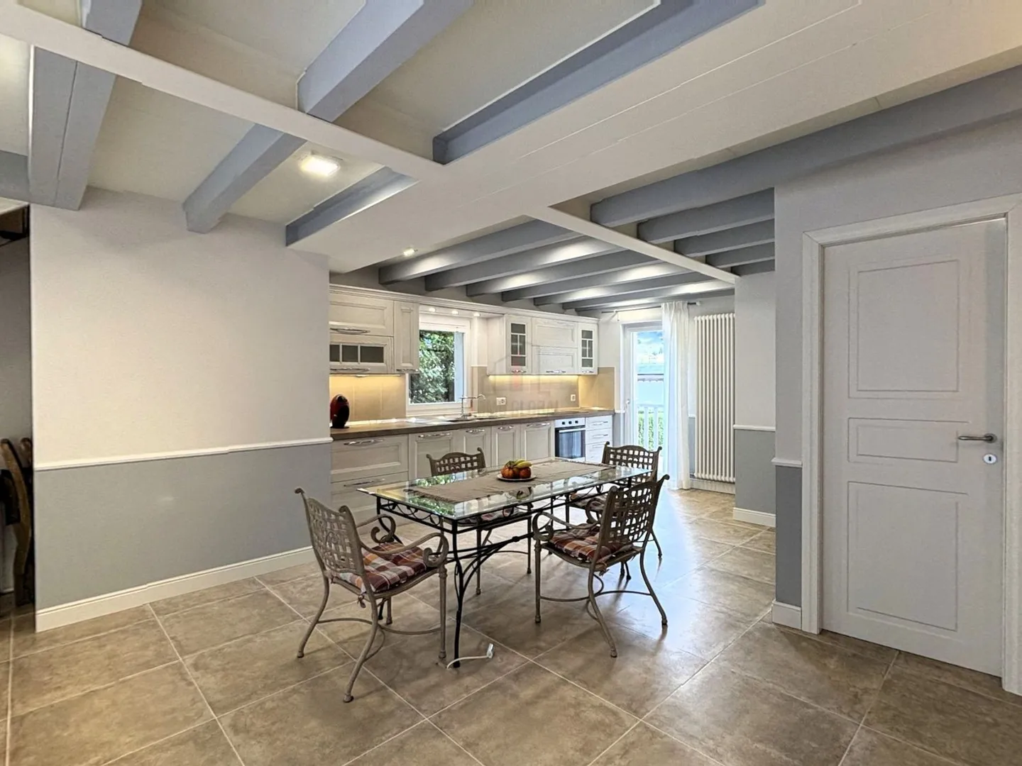 Beautiful Maisonette - Photo 4 of 10