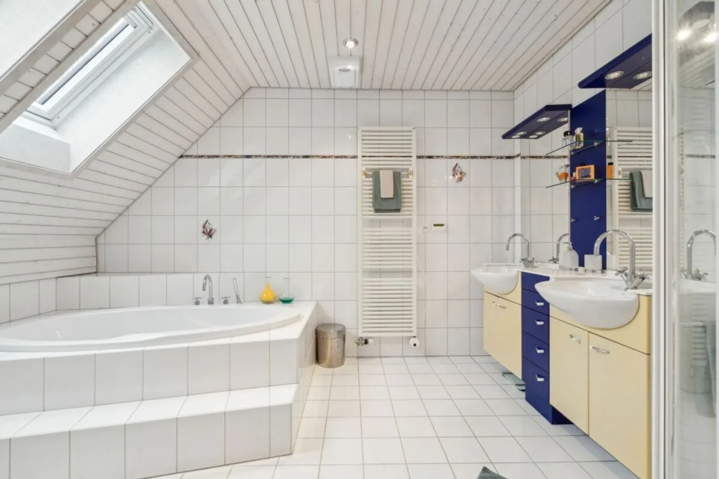 4.5-Room Maisonette Apartment in Idyllic Location - Photo 4 of 13