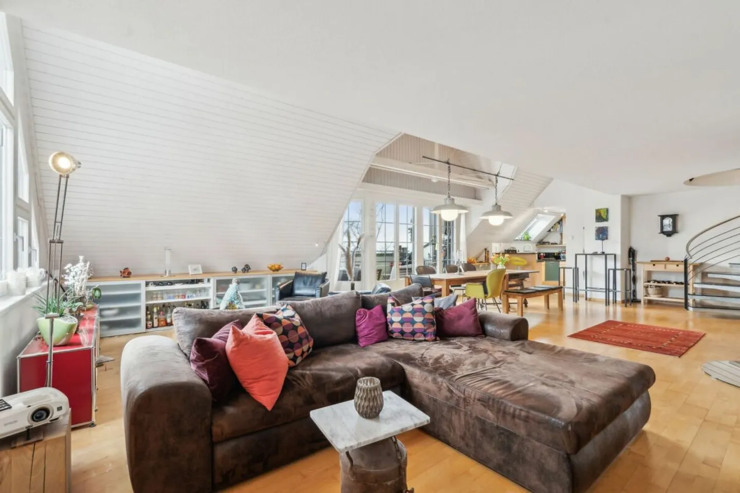 4.5-Room Maisonette Apartment in Idyllic Location - Photo 5 of 13