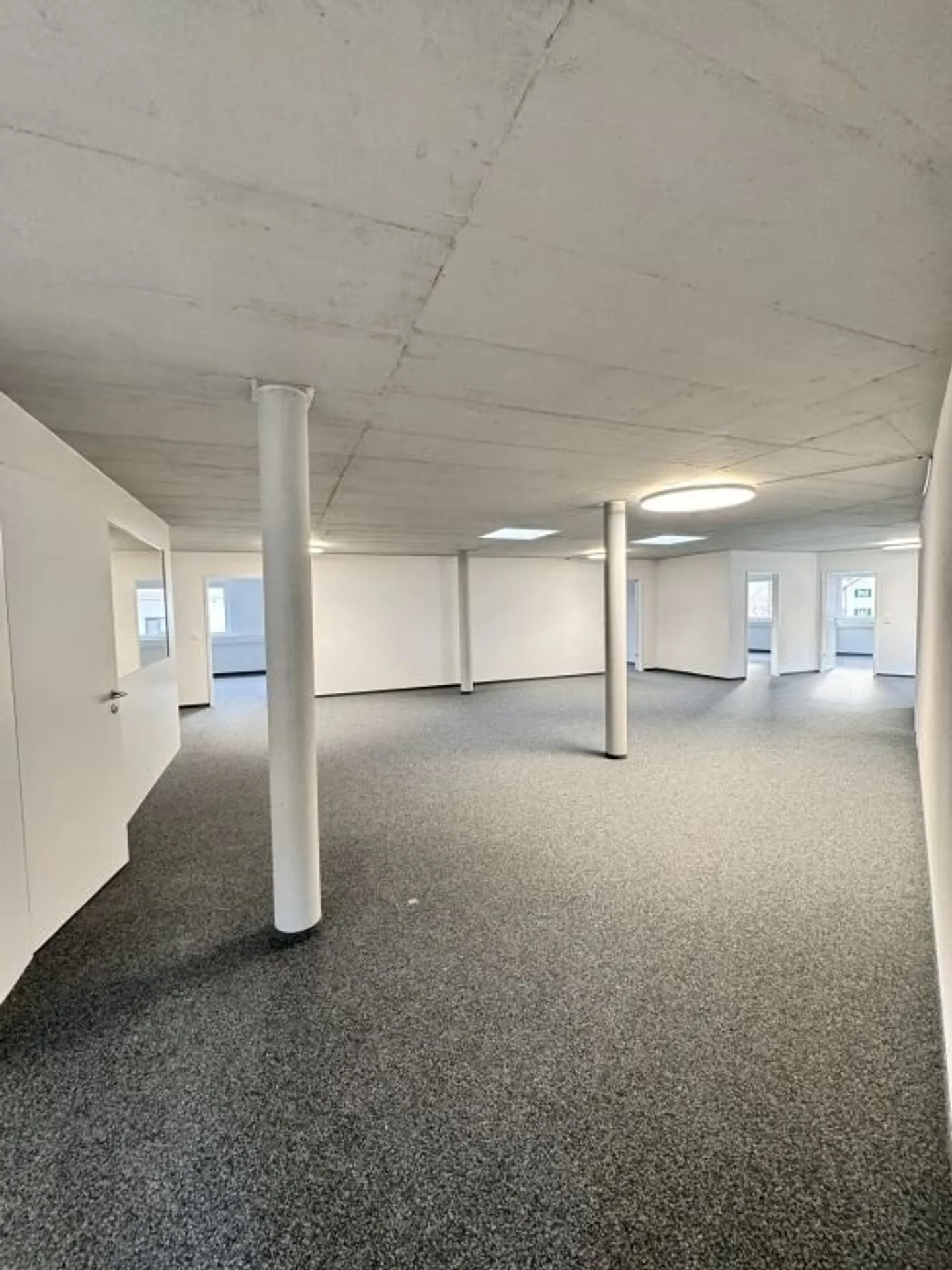 Locaux commerciaux de haute qualité dans le développement "Papiri" - Photo 3 sur 14