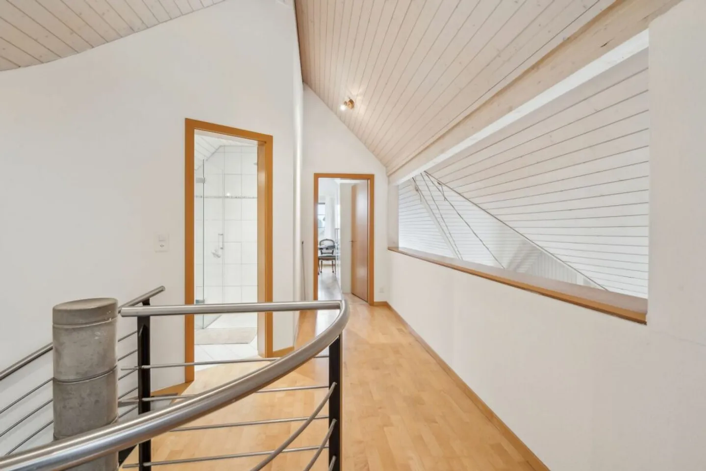 4.5-Room Maisonette Apartment in Idyllic Location - Photo 9 of 13