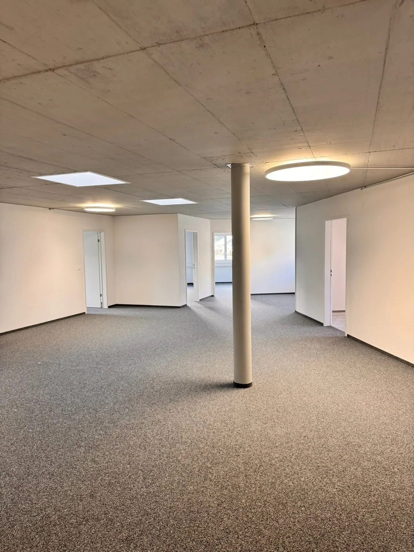 Locaux commerciaux de haute qualité dans le développement "Papiri" - Photo 6 sur 14