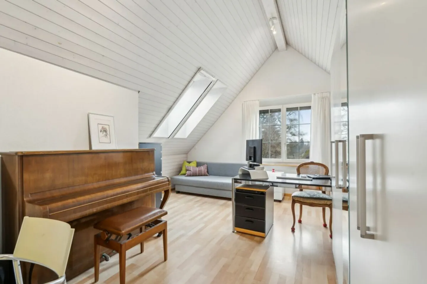 4.5-Room Maisonette Apartment in Idyllic Location - Photo 12 of 13