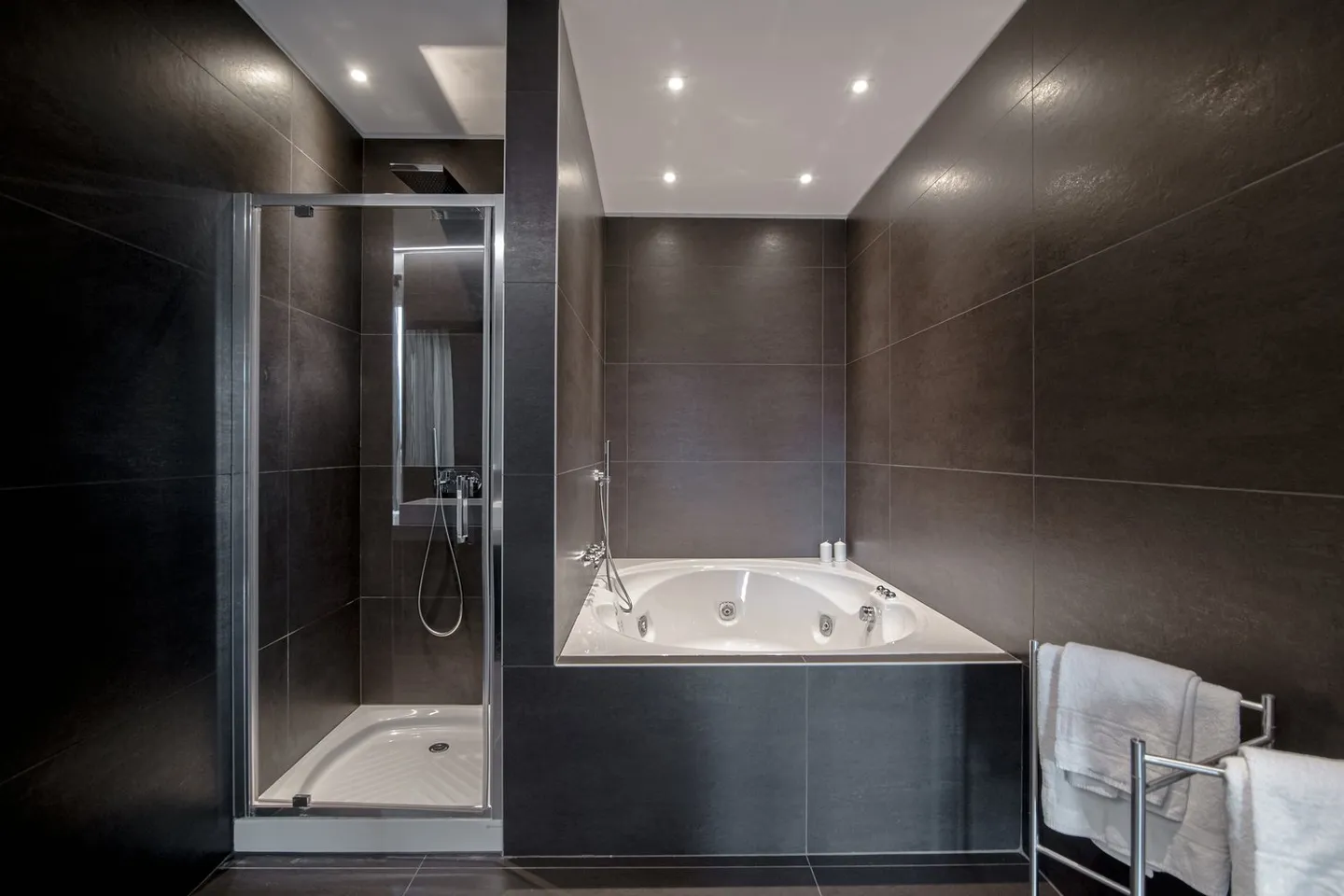 Rental apartment available monthly: Villa ready for immediate occupancy in Lugano center with important lake view - Photo 20 of 28