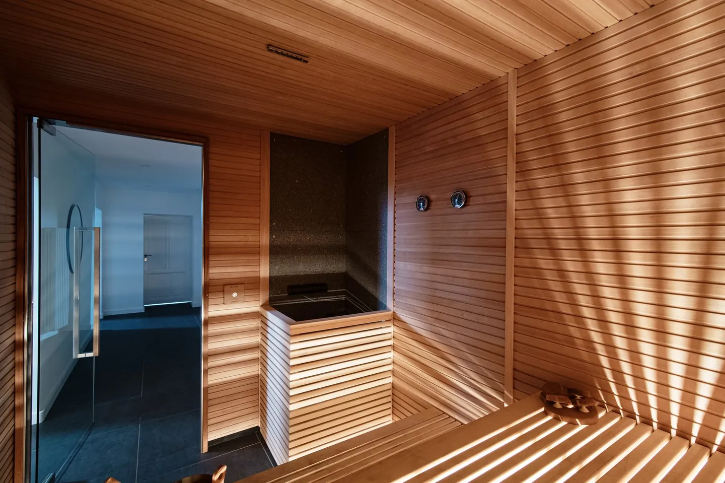 Rental apartment available monthly: Villa ready for immediate occupancy in Lugano center with important lake view - Photo 23 of 28