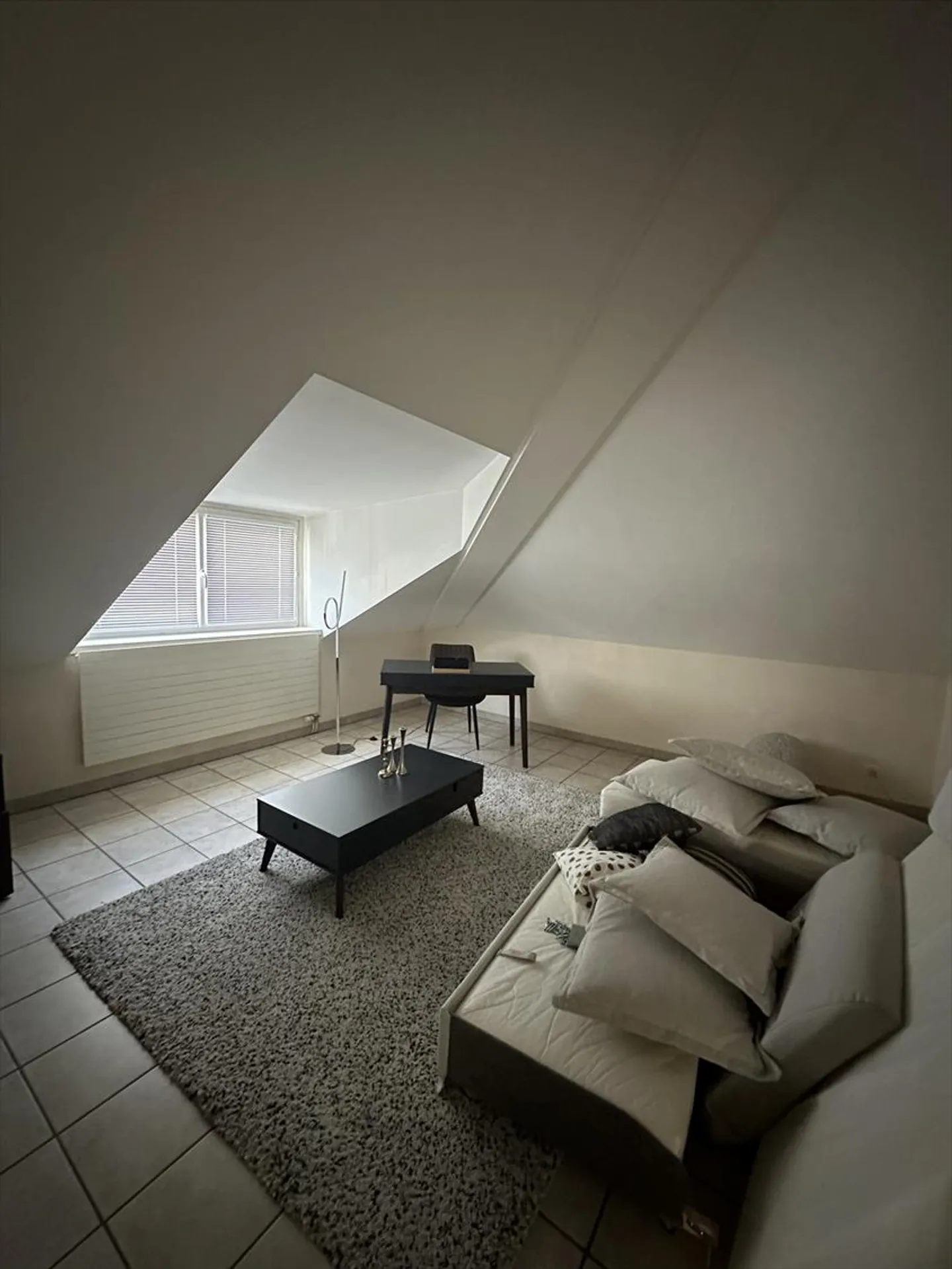 Apartment for rent - Photo 3 of 8