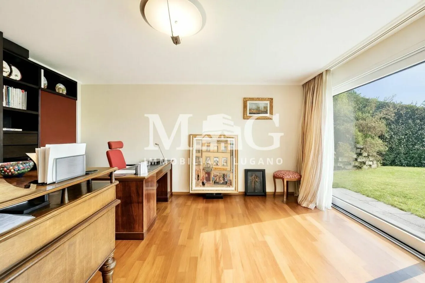 Lugano - 5,5-Zimmer-Wohnung mit 250 m² Nutzfläche im 1. Stock mit Terrasse und privatem Garten - Foto 13 di 15