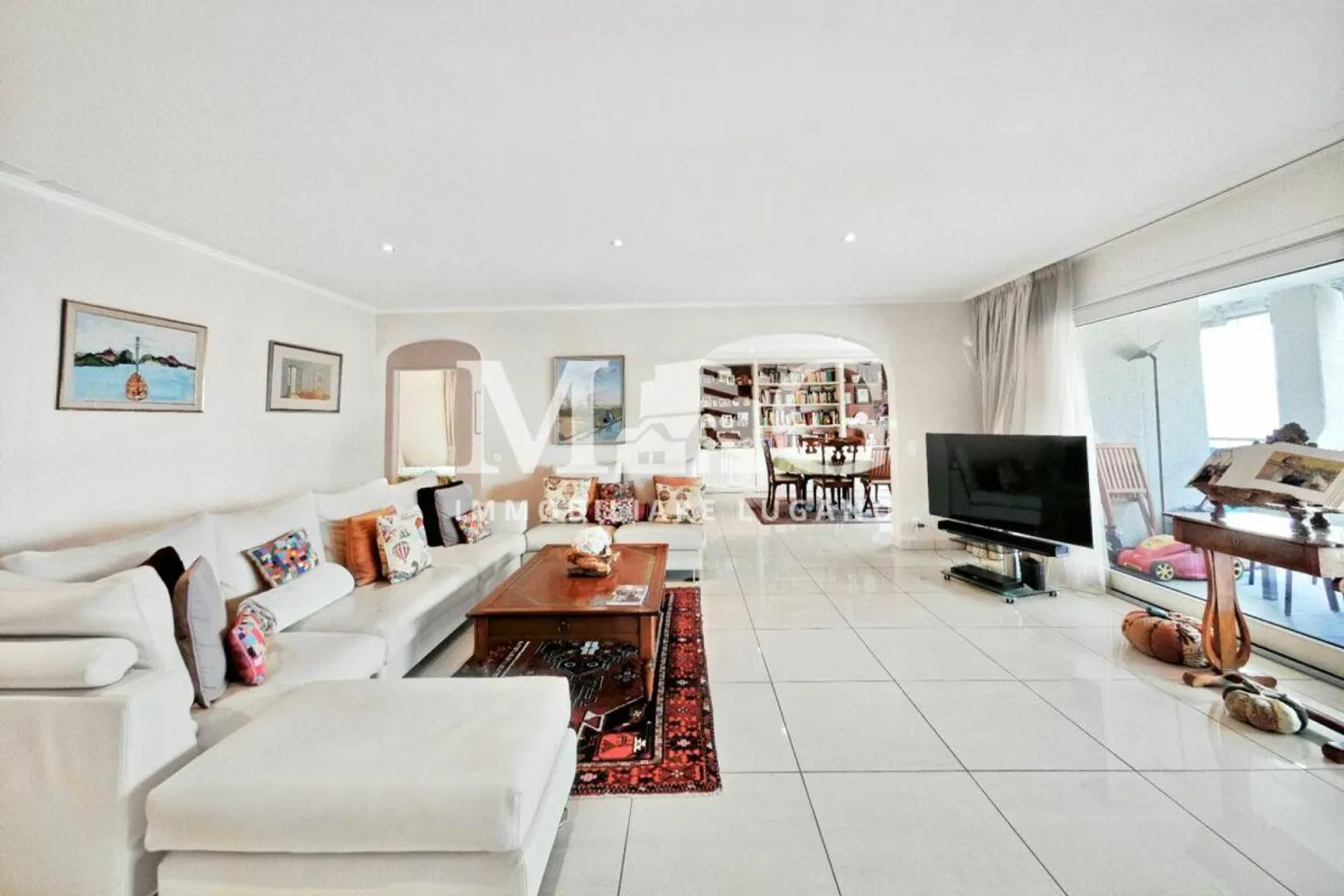 Lugano - 5,5-Zimmer-Wohnung mit 250 m² Nutzfläche im 1. Stock mit Terrasse und privatem Garten - Foto 8 di 15