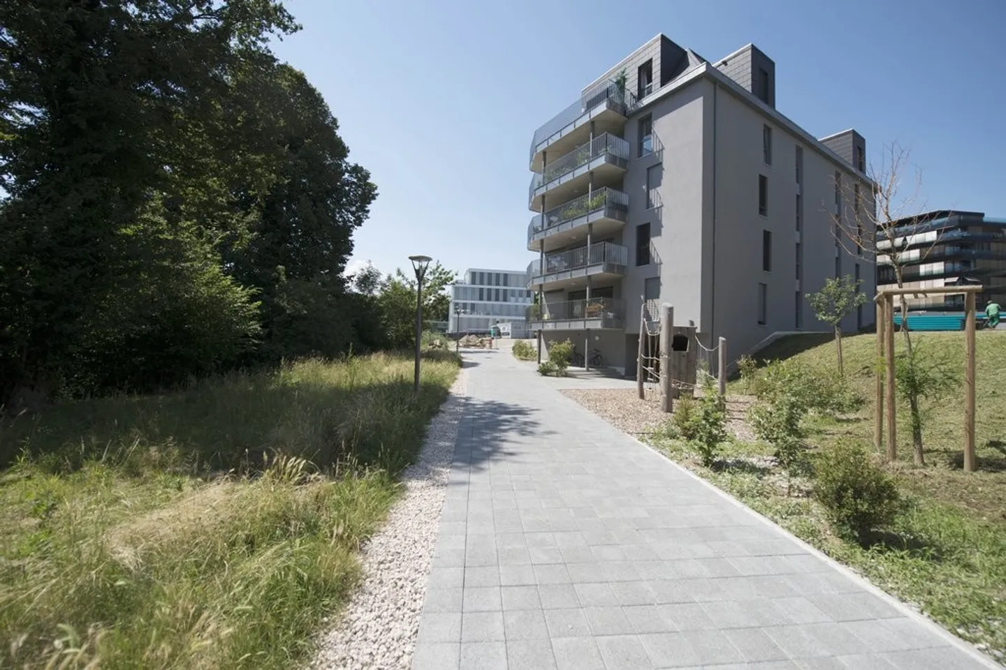 Sicheren Parkplatz mit Fernbedienung - Foto 3 von 4