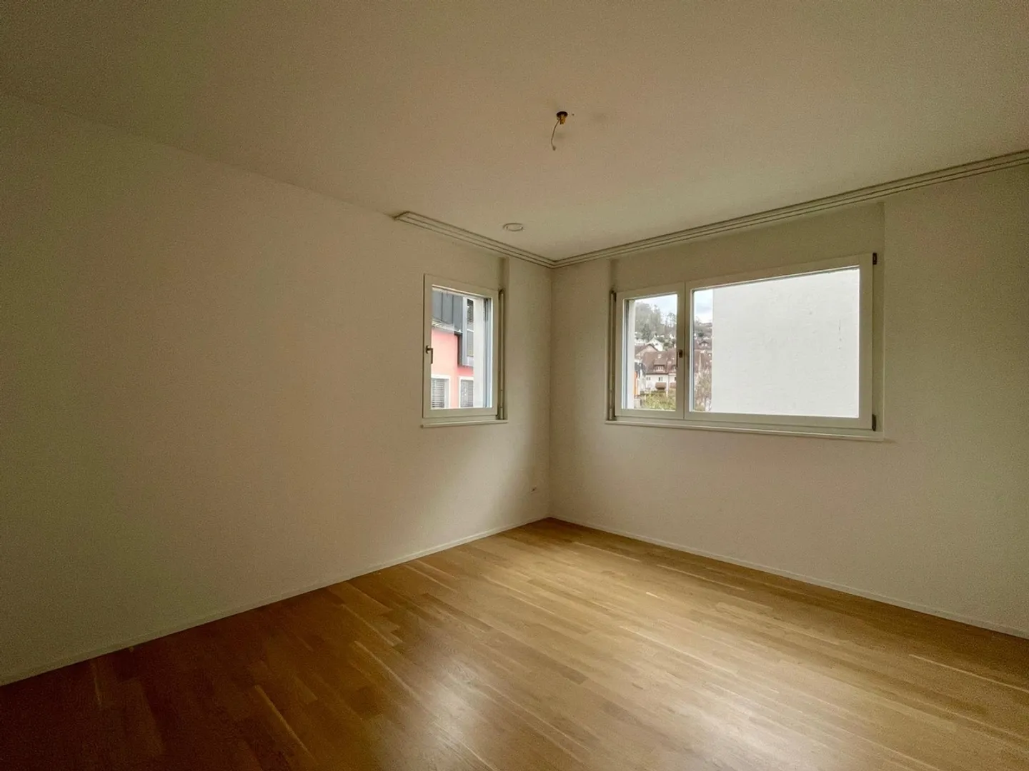 Maison individuelle moderne de 6,5 pièces en standard de propriété dans un emplacement familial à Hüttikon - Photo 7 sur 10