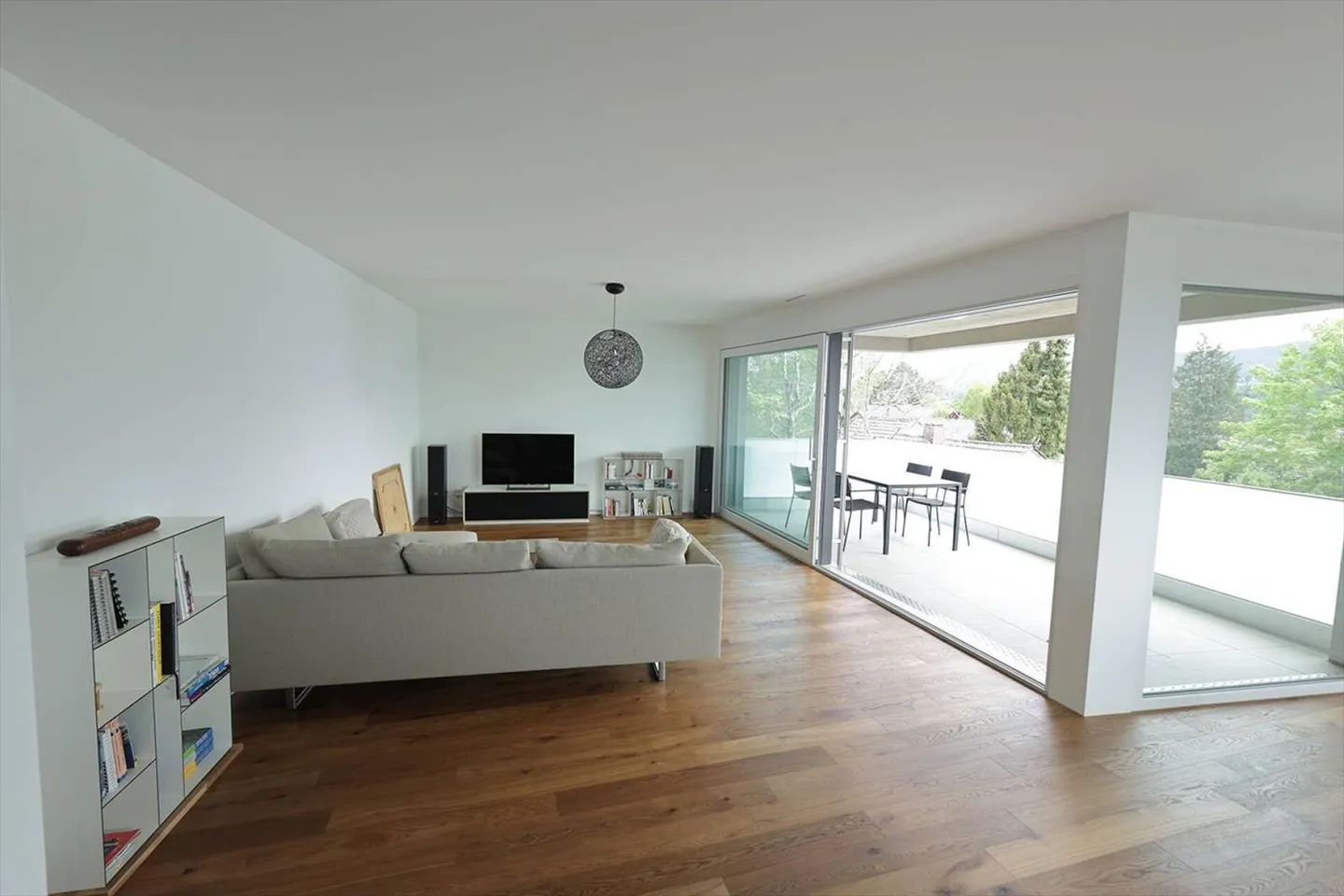 Attische 3.5-Zimmer-Wohnung mit Keller und Parkplatz - Foto 10 von 13