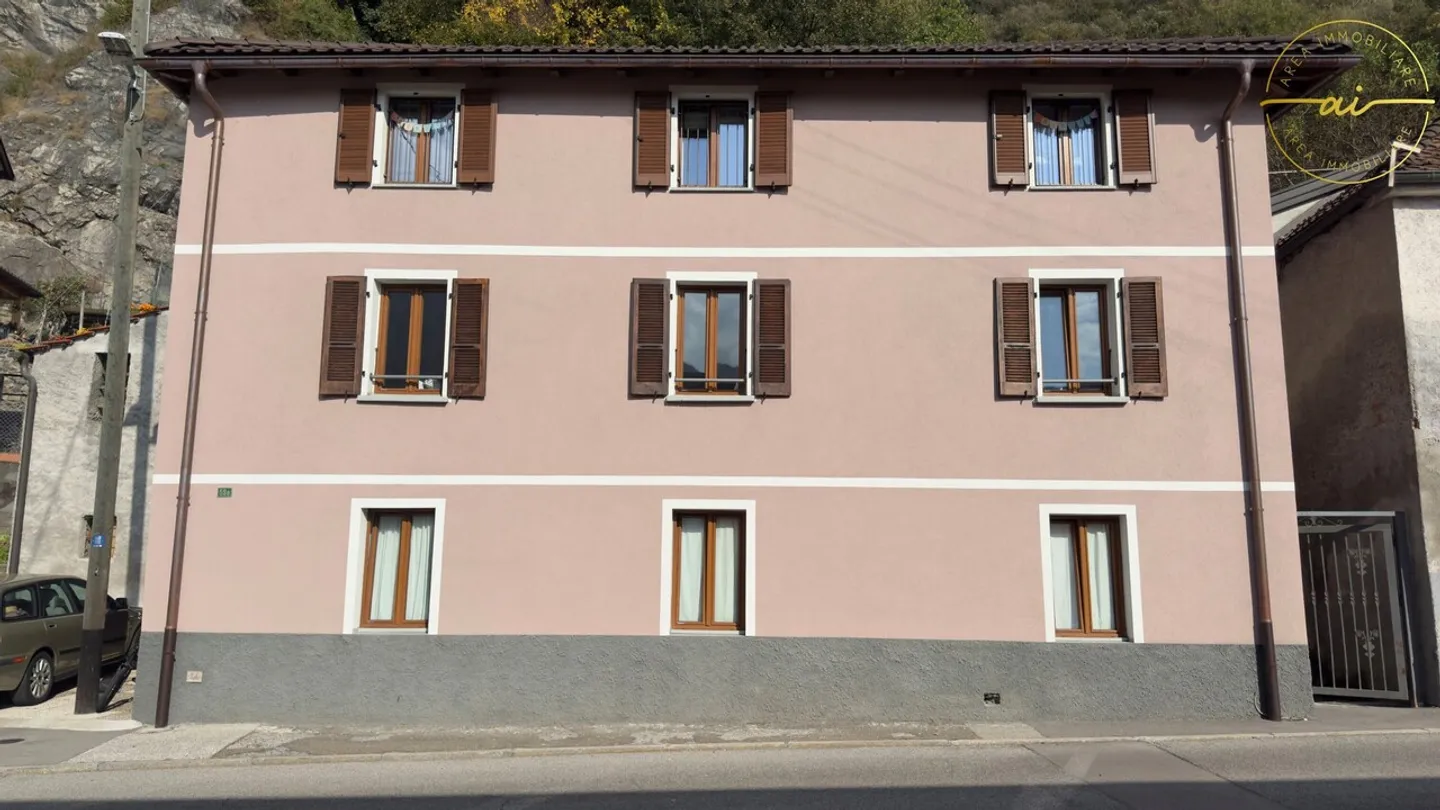 MODERNES DACHGESCHOSS-APARTMENT MIT 3,5 ZIMMERN IN BIRONICO - Foto 1 von 1