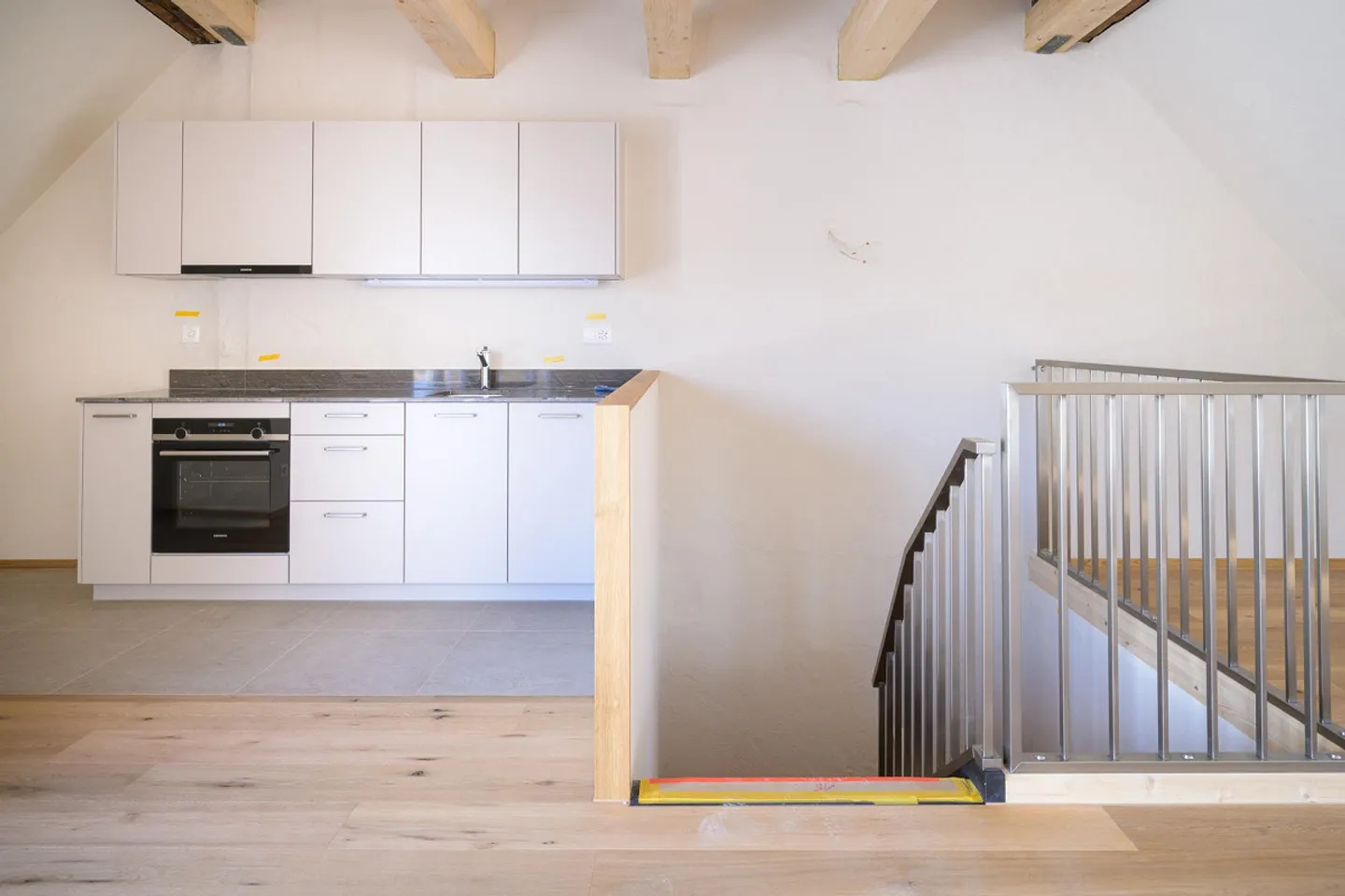 Appartamento duplex ristrutturato di 3,5 locali con terrazza sul tetto - Foto 4 di 11