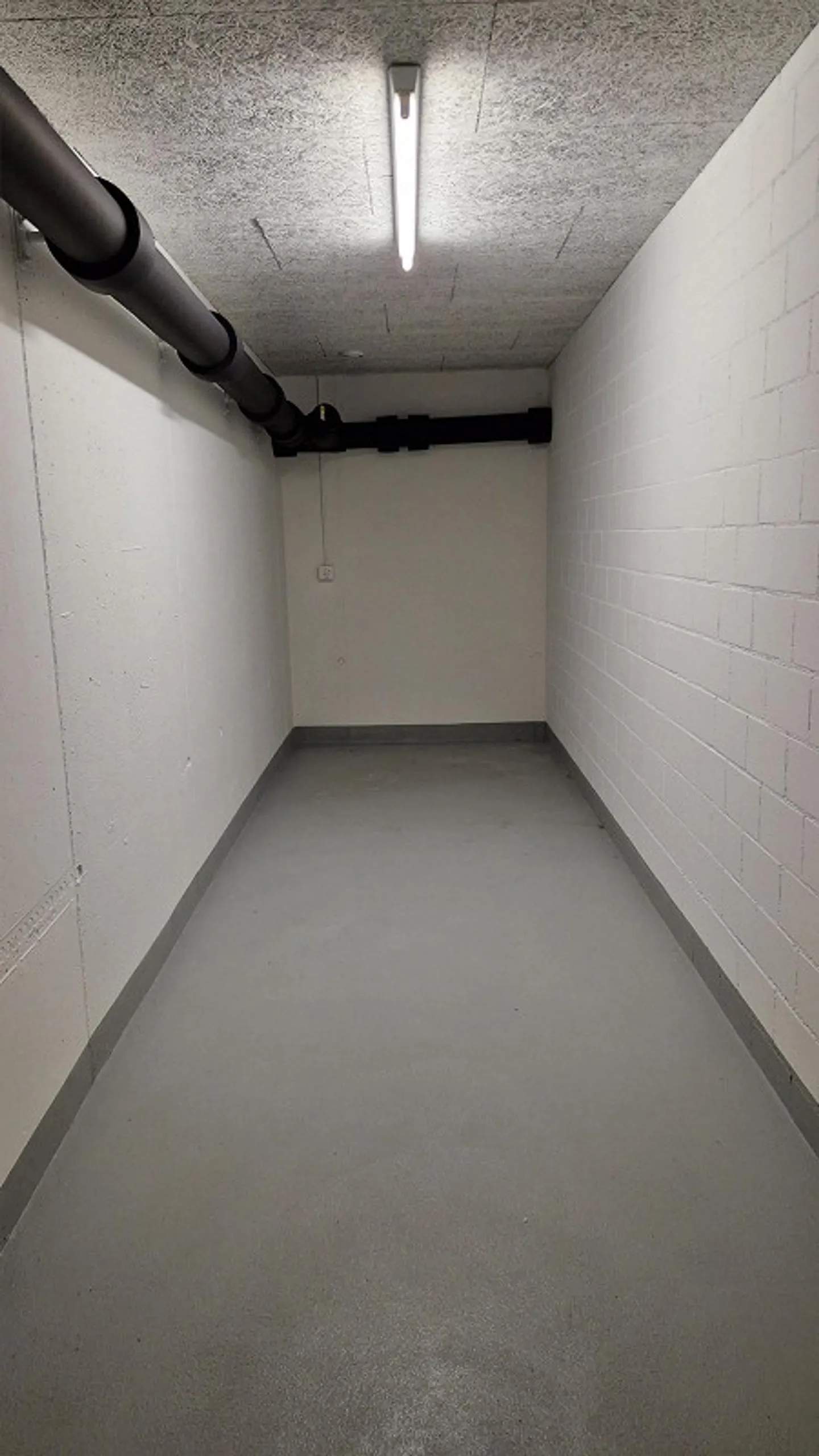 Hobby/Craft Room in Bonstetten available immediately or by arrangement - Photo 1 of 8