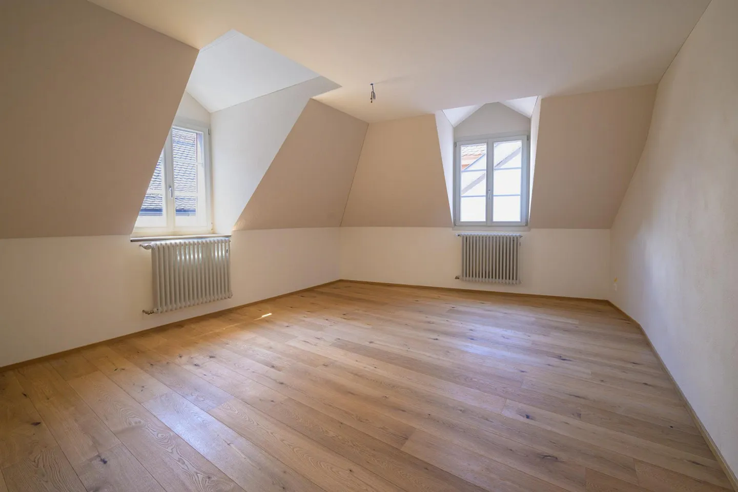 Appartamento duplex ristrutturato di 3,5 locali con terrazza sul tetto - Foto 7 di 11