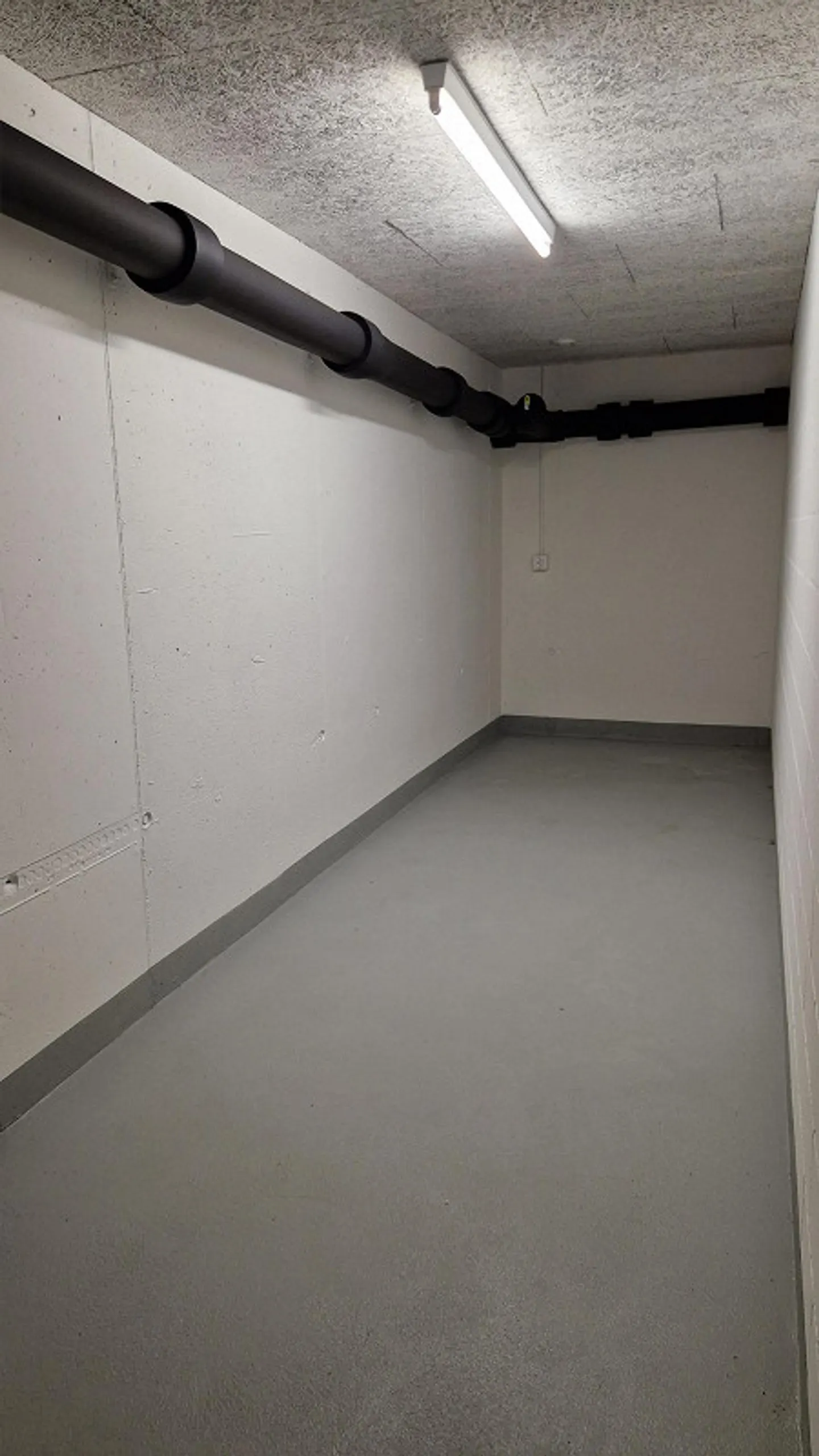 Hobby/Craft Room in Bonstetten available immediately or by arrangement - Photo 2 of 8