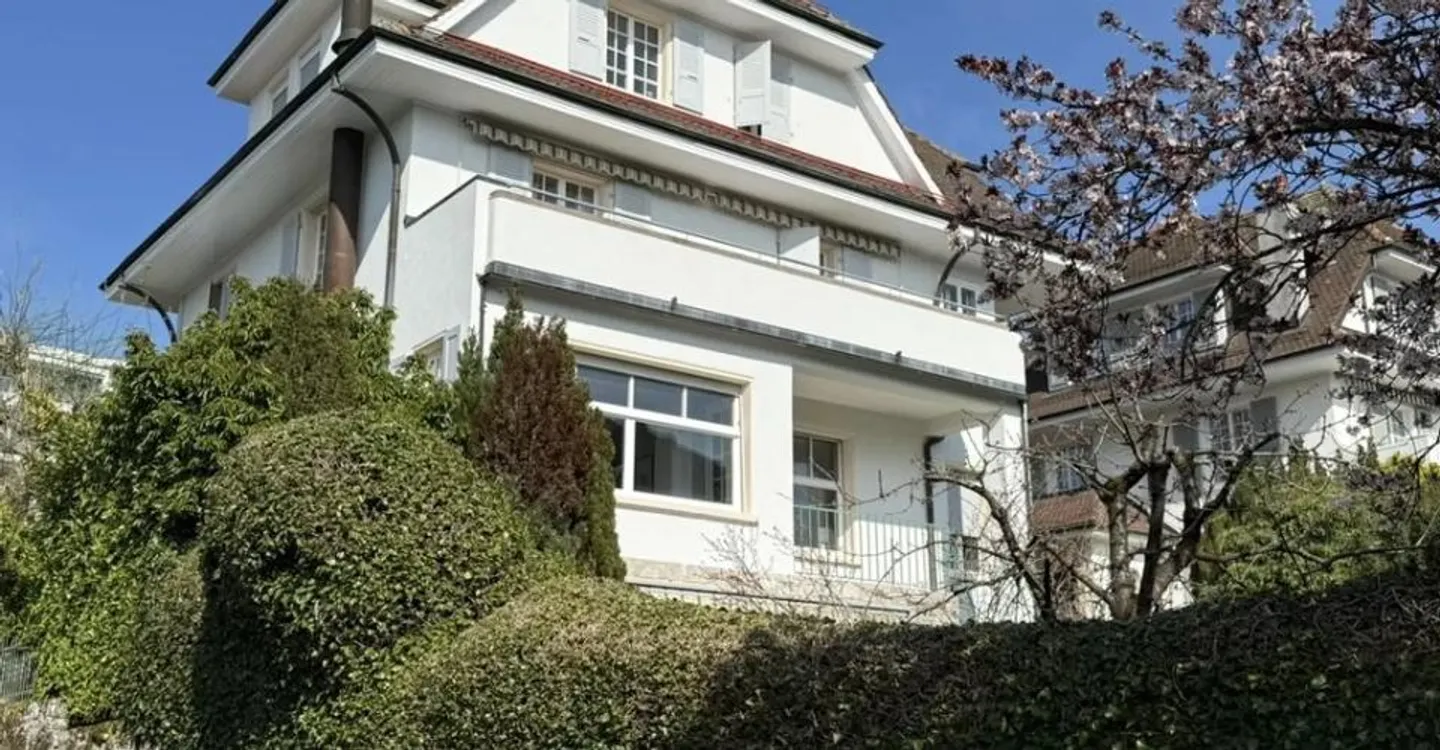 Exceptional House in Lausanne - Photo 2 of 12
