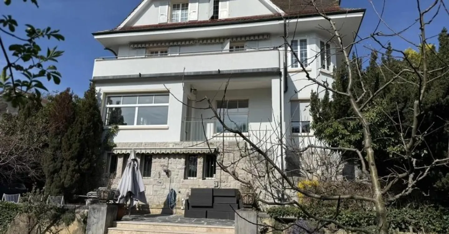 Exceptional House in Lausanne - Photo 3 of 12