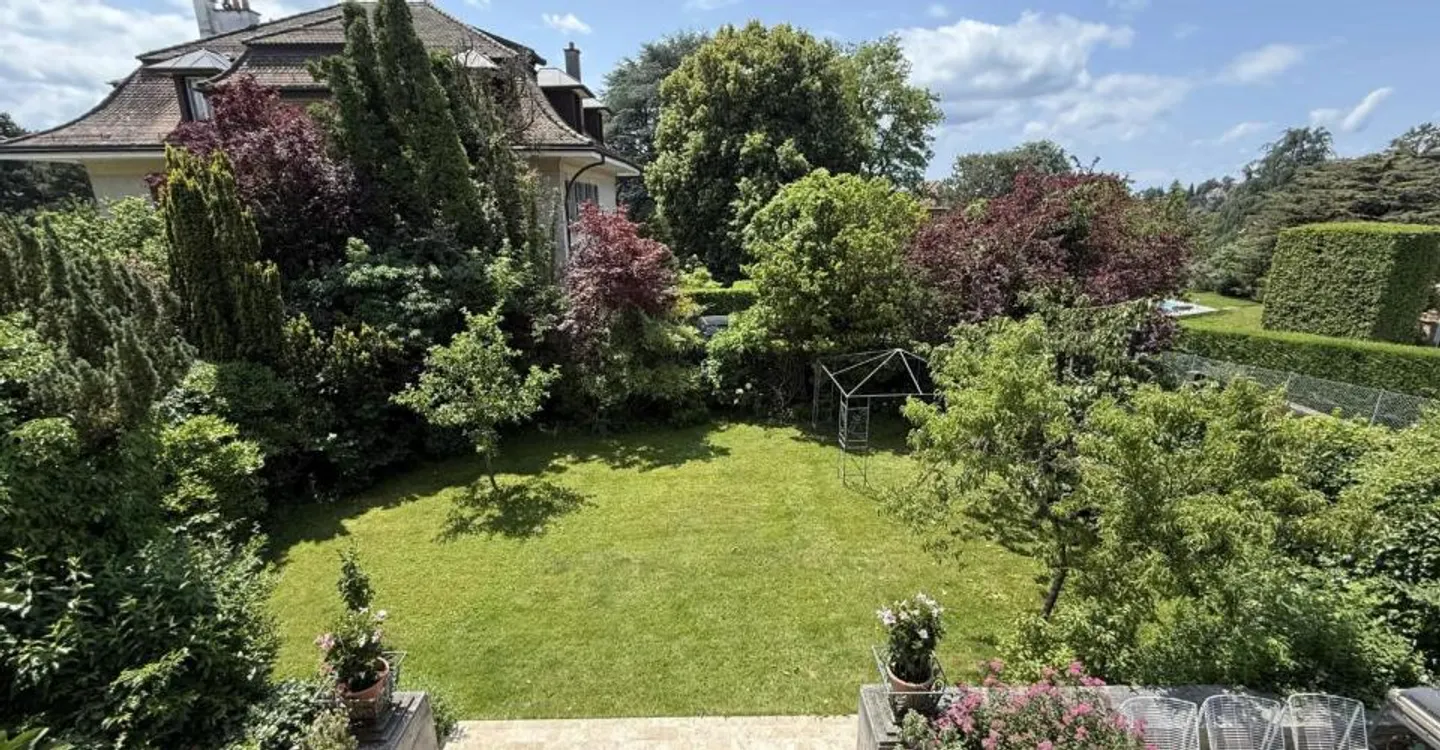 Exceptional House in Lausanne - Photo 4 of 12