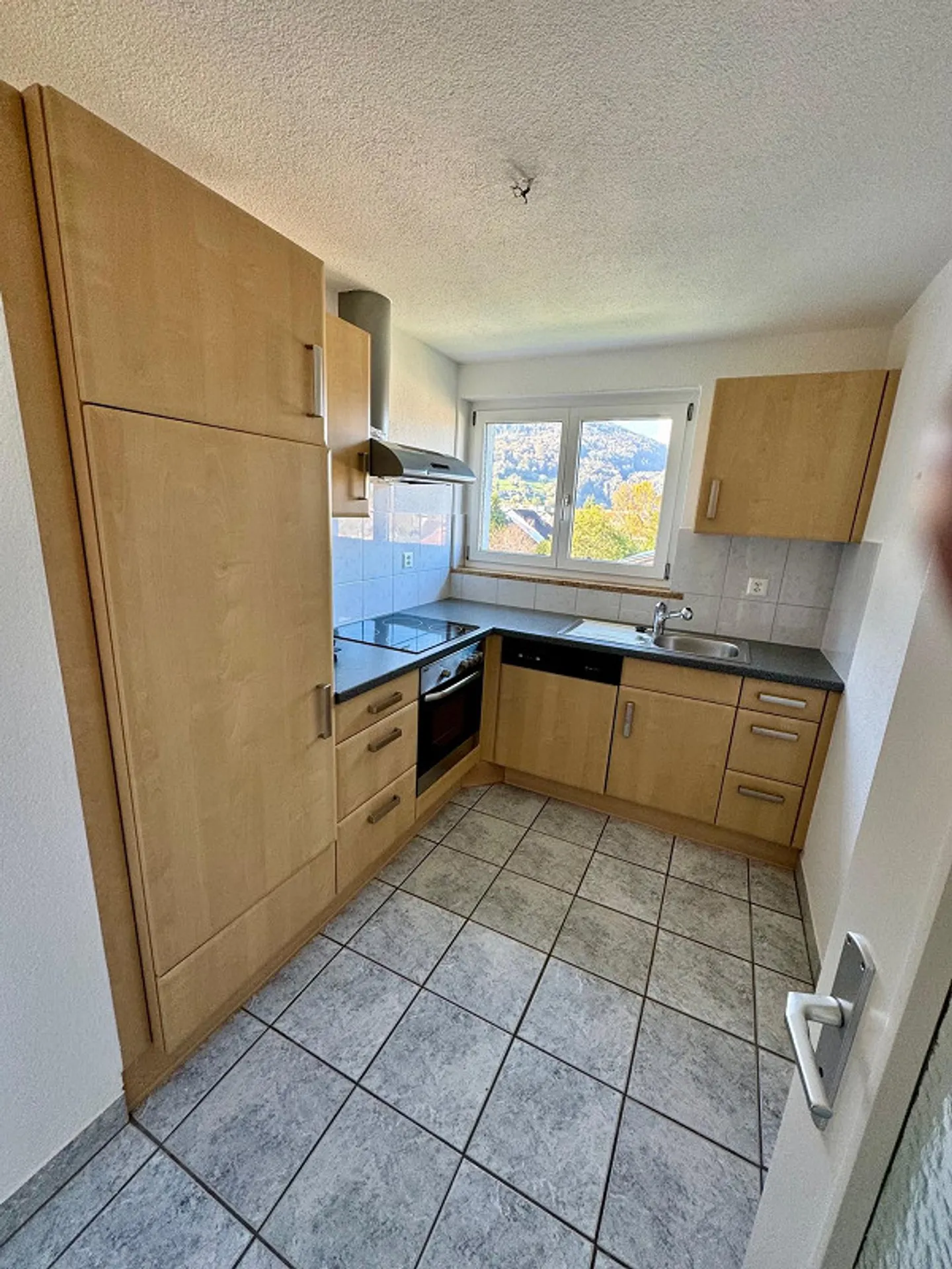 3-room attic apartment in a central, sunny location - Photo 2 of 7