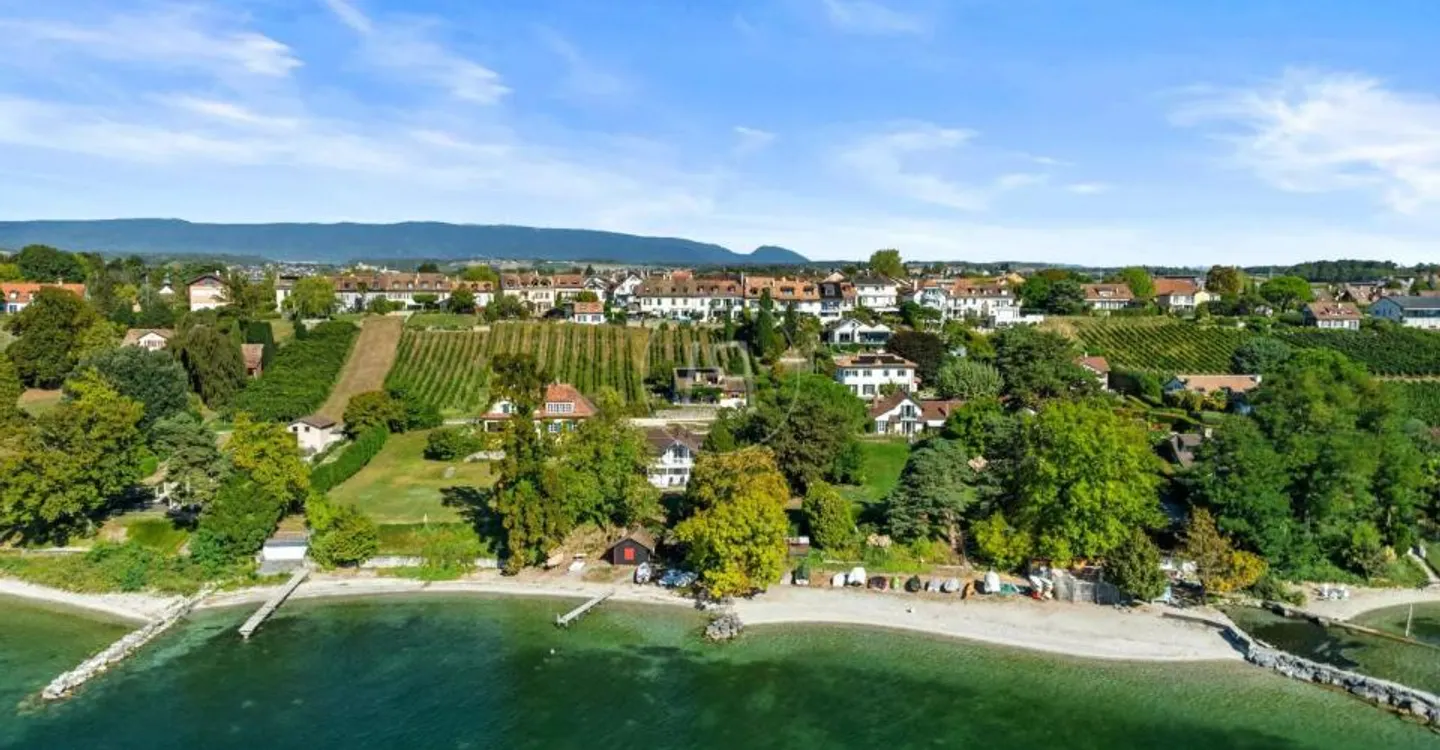 Un écrin avec vue panoramique sur le Léman - Photo 1 of 3
