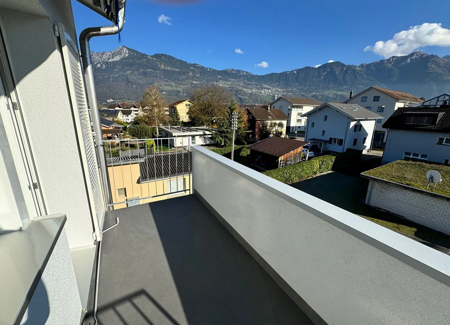 3-room attic apartment in a central, sunny location - Photo 4 of 7